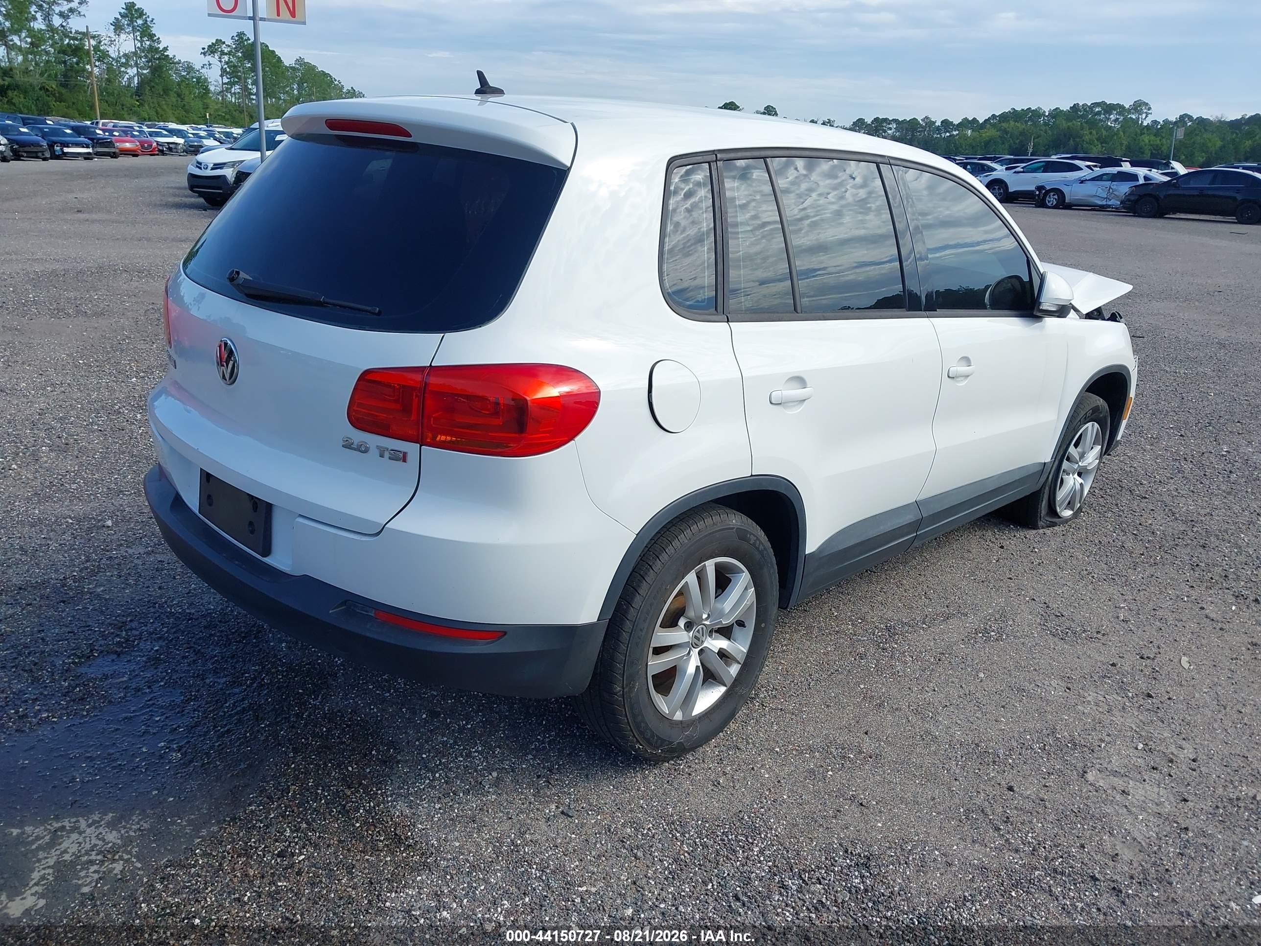 2014 Volkswagen Tiguan S White vin: WVGAV3AX6EW521808