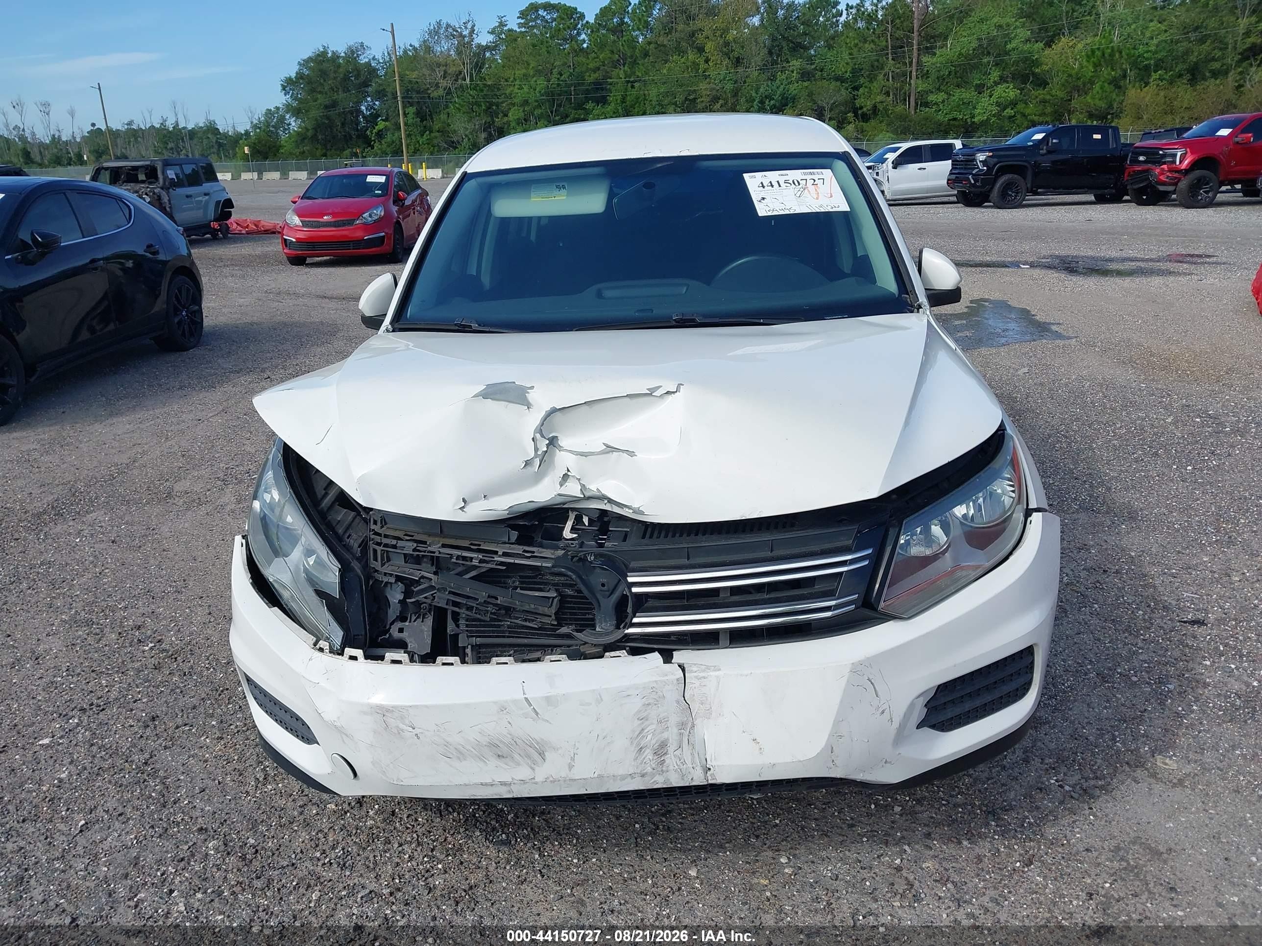 2014 Volkswagen Tiguan S White vin: WVGAV3AX6EW521808