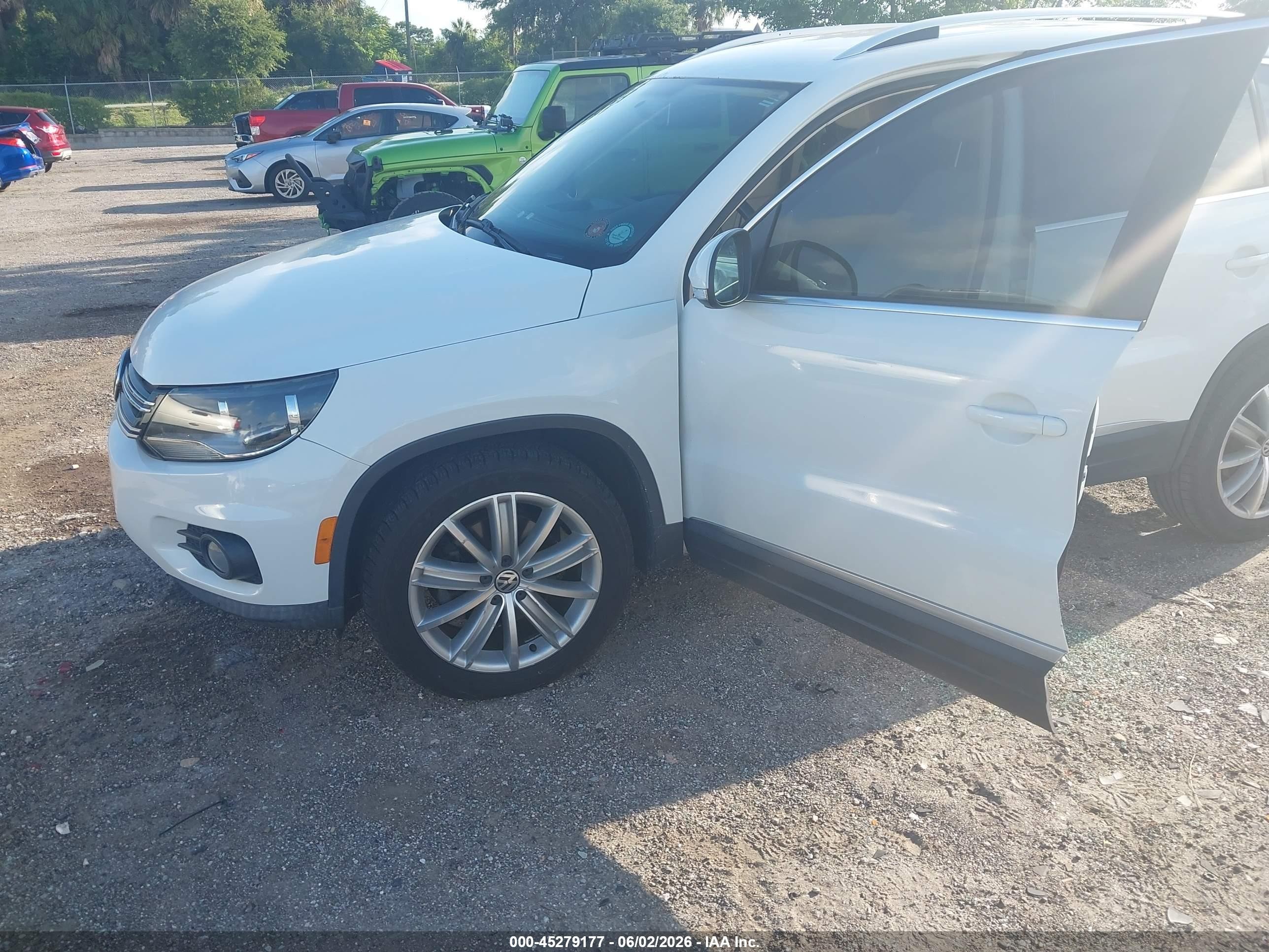 2014 Volkswagen Tiguan Se Белый vin: WVGAV3AX6EW572824