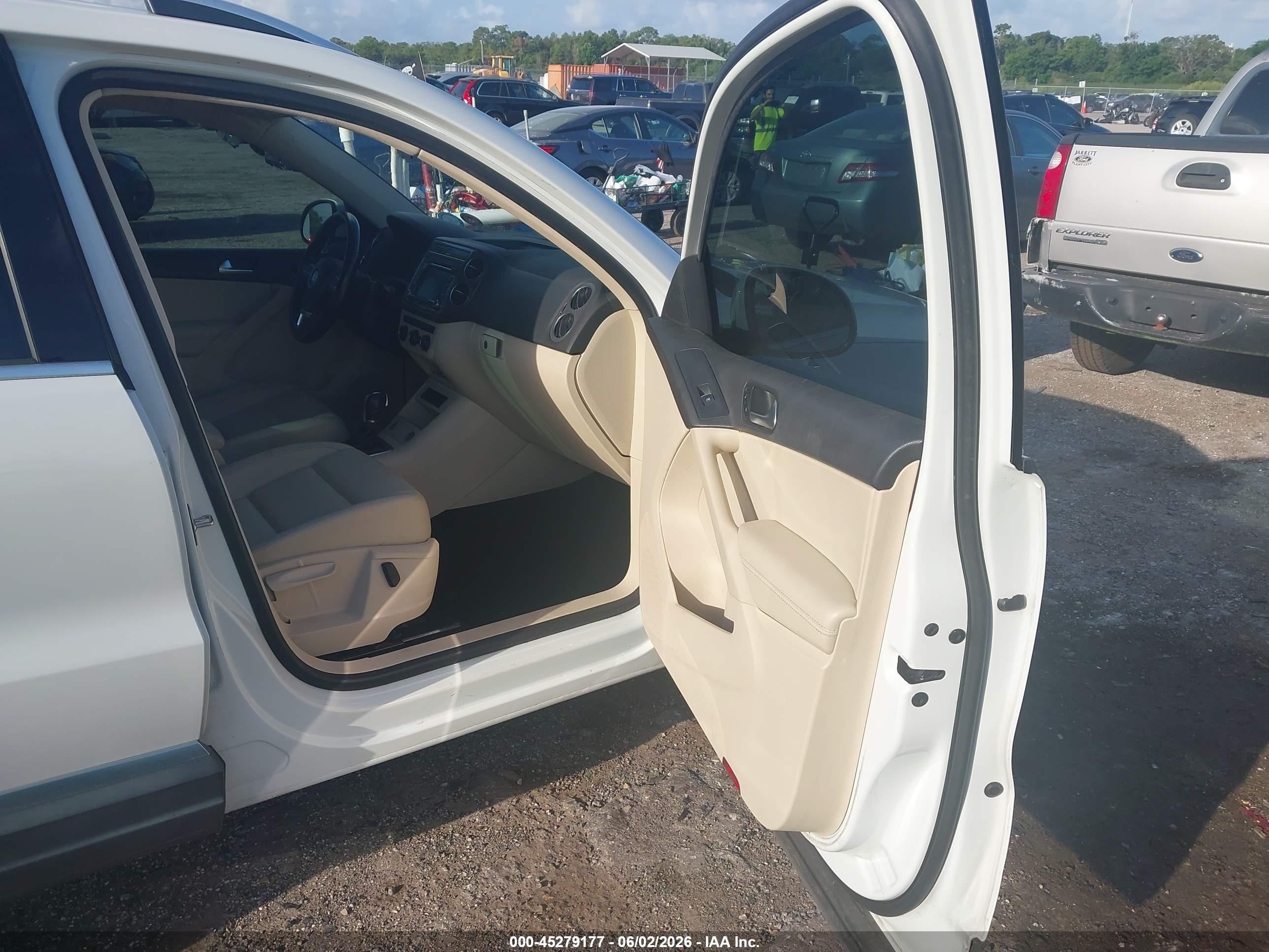 2014 Volkswagen Tiguan Se Белый vin: WVGAV3AX6EW572824
