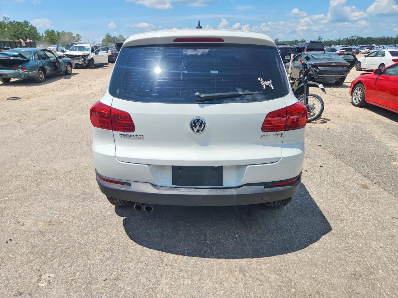 2014 Volkswagen Tiguan S White vin: WVGAV3AX6EW625795