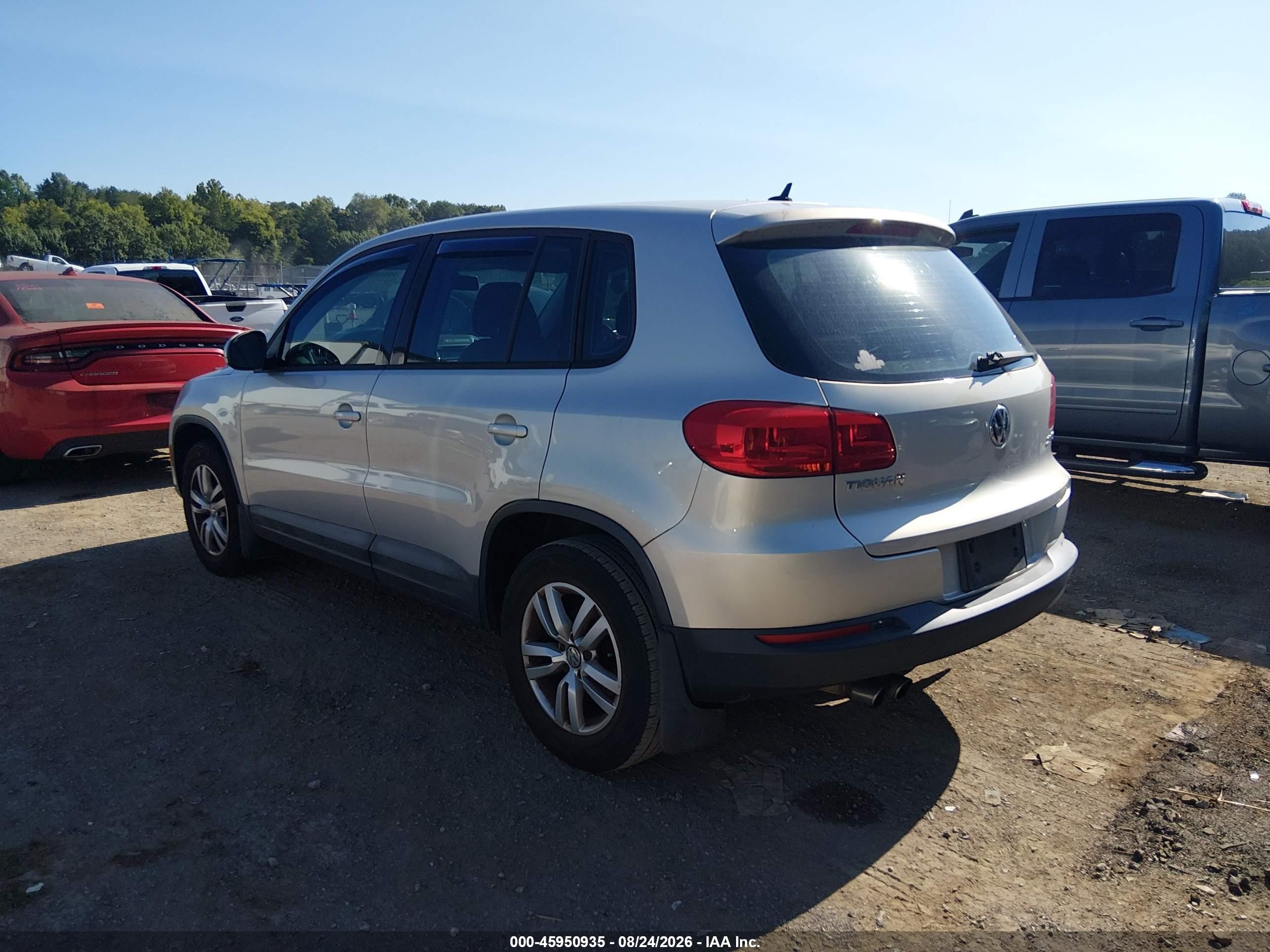 2013 Volkswagen Tiguan S Silver vin: WVGAV3AX7DW562740