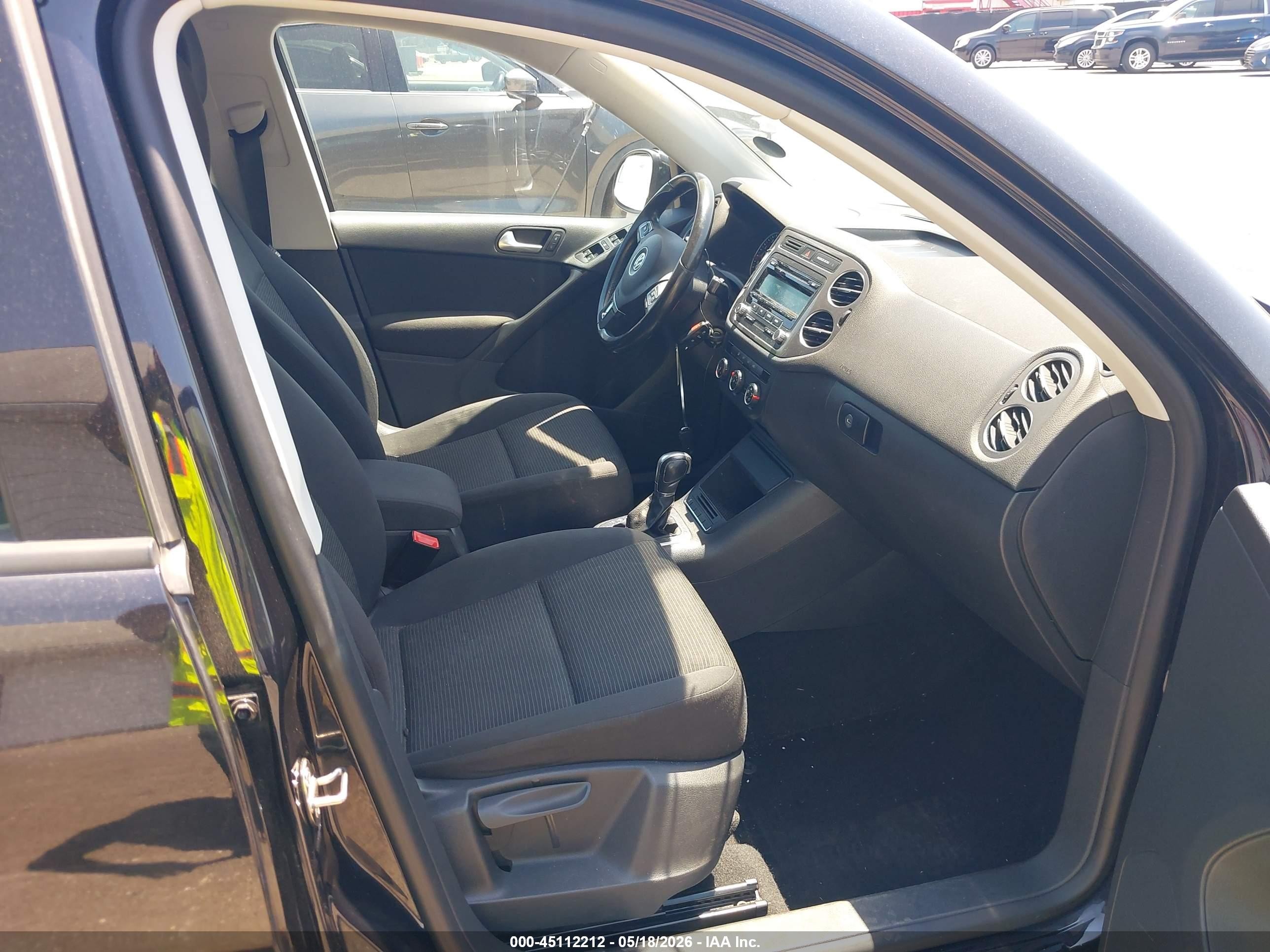 2013 Volkswagen Tiguan S/se/sel Черный vin: WVGAV3AX7DW601102