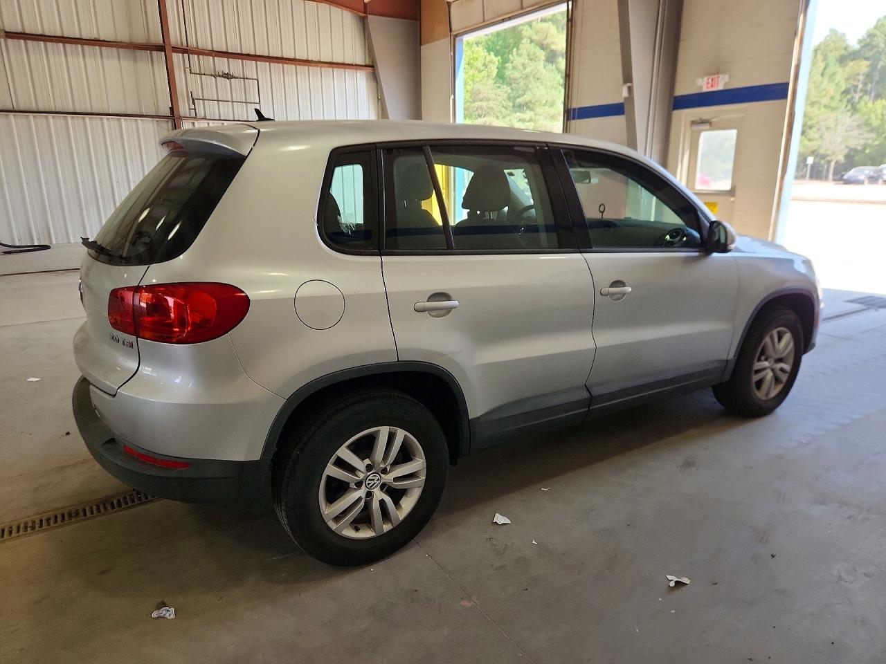 2013 Volkswagen Tiguan S Silver vin: WVGAV3AX7DW618031