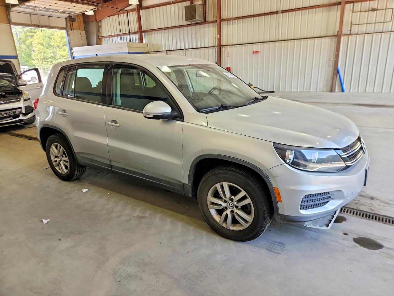 2013 Volkswagen Tiguan S Silver vin: WVGAV3AX7DW618031