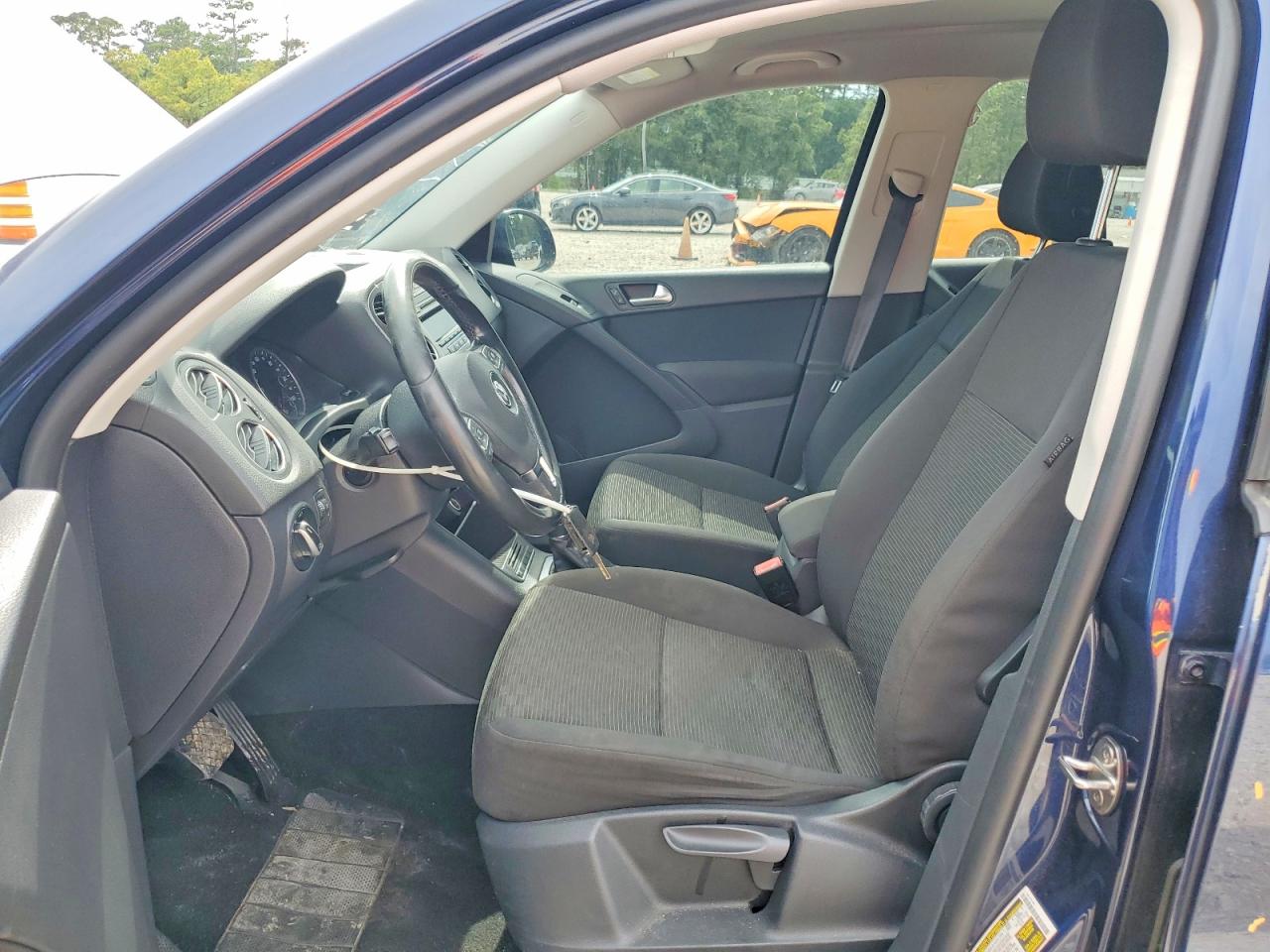 2013 Volkswagen Tiguan S Blue vin: WVGAV3AX7DW618143