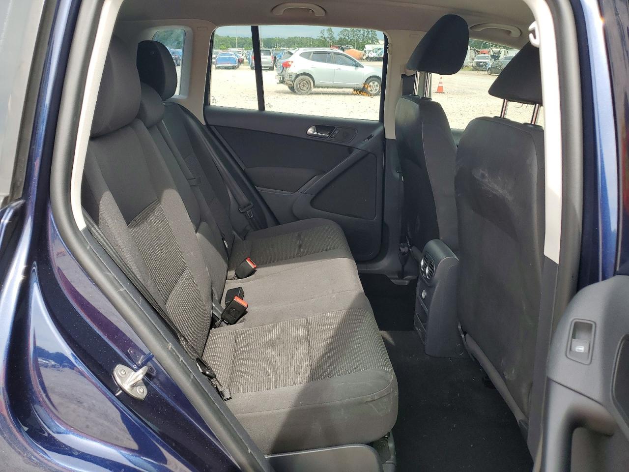 2013 Volkswagen Tiguan S Blue vin: WVGAV3AX7DW618143