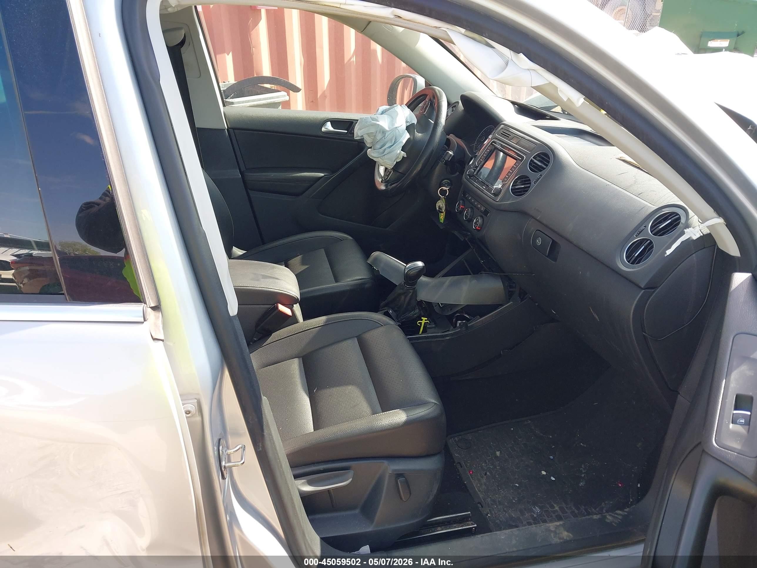2013 Volkswagen Tiguan Se Silver vin: WVGAV3AX7DW627005