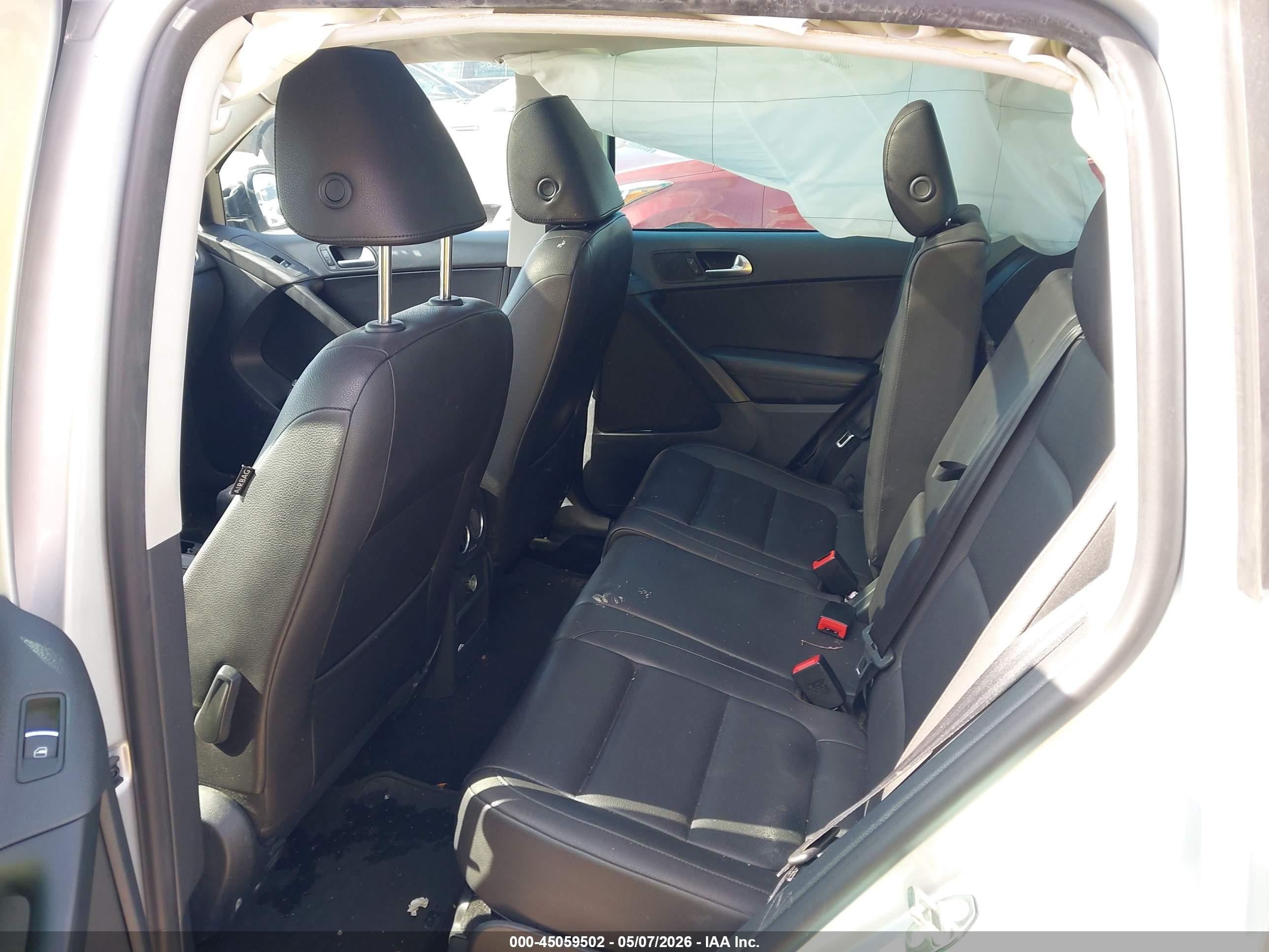 2013 Volkswagen Tiguan Se Silver vin: WVGAV3AX7DW627005