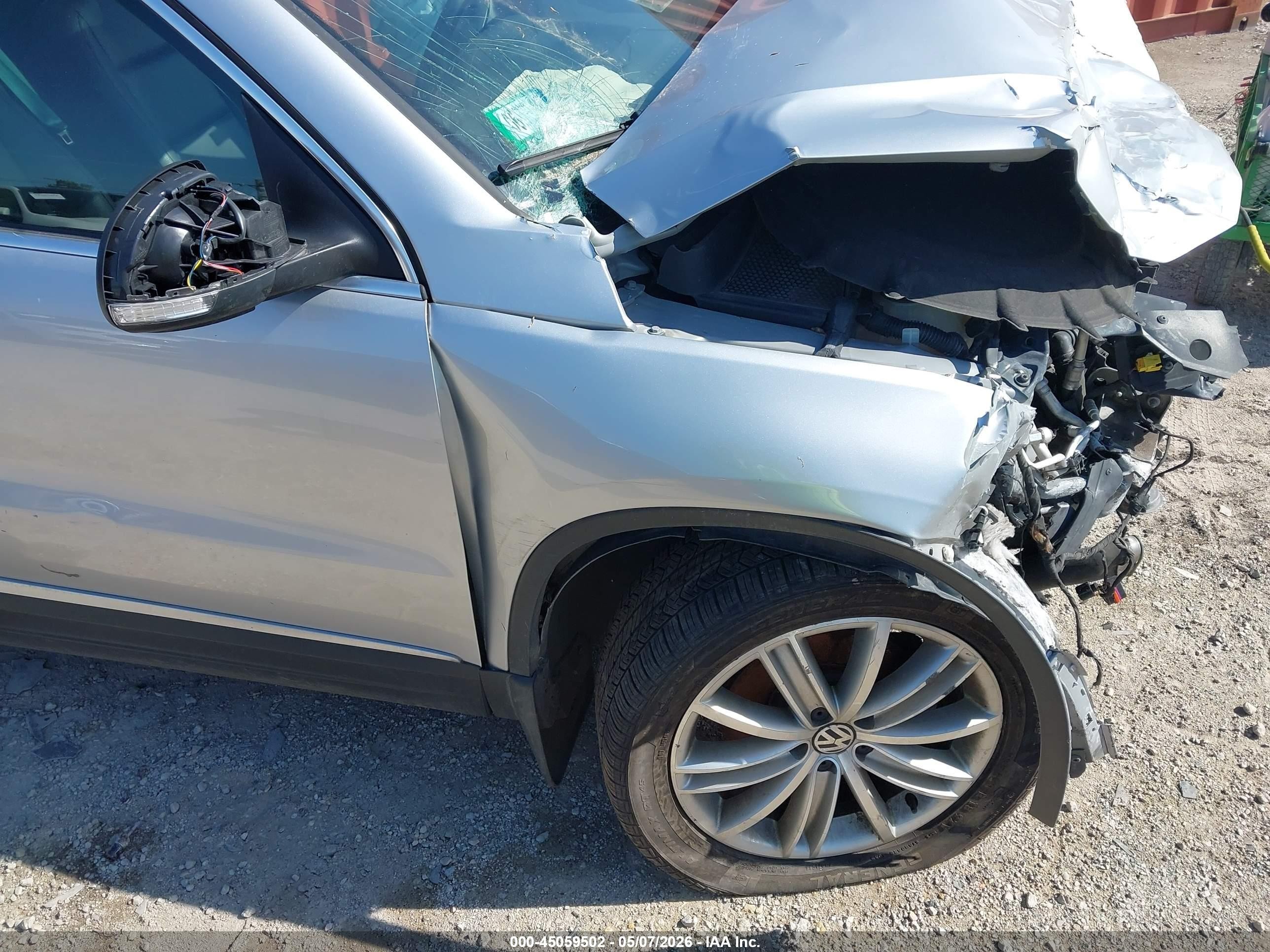 2013 Volkswagen Tiguan Se Silver vin: WVGAV3AX7DW627005