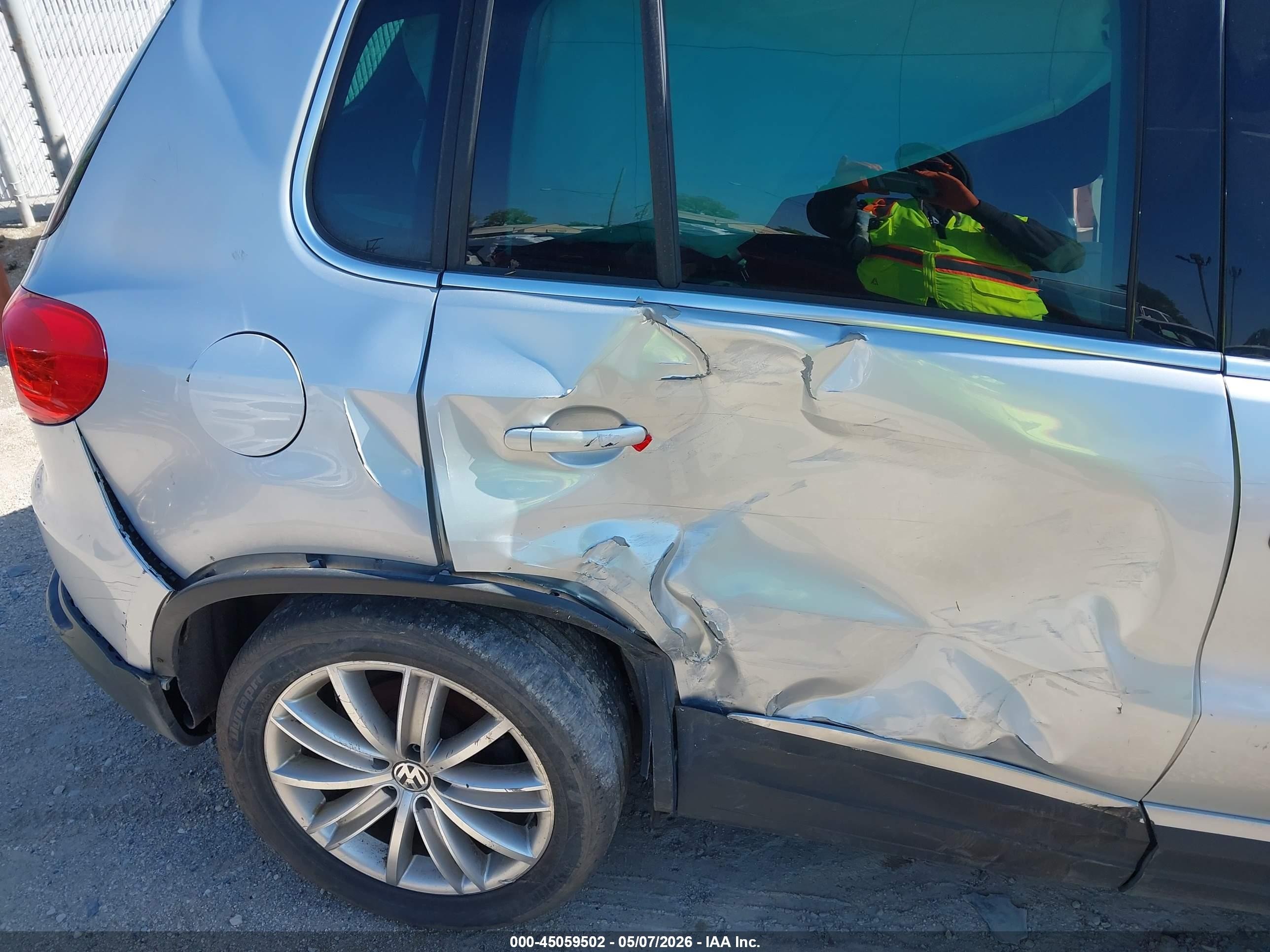 2013 Volkswagen Tiguan Se Silver vin: WVGAV3AX7DW627005