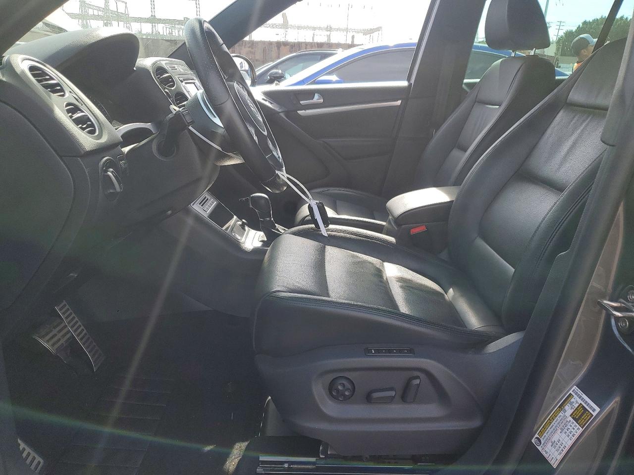 2014 Volkswagen Tiguan S Silver vin: WVGAV3AX7EW055399