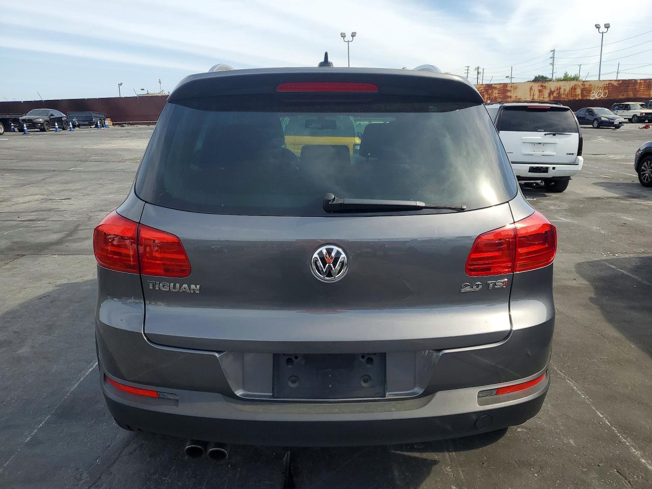 2014 Volkswagen Tiguan S Silver vin: WVGAV3AX7EW055399