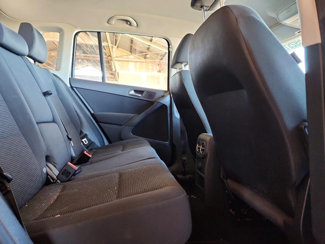 2014 Volkswagen Tiguan S Gray vin: WVGAV3AX7EW509702