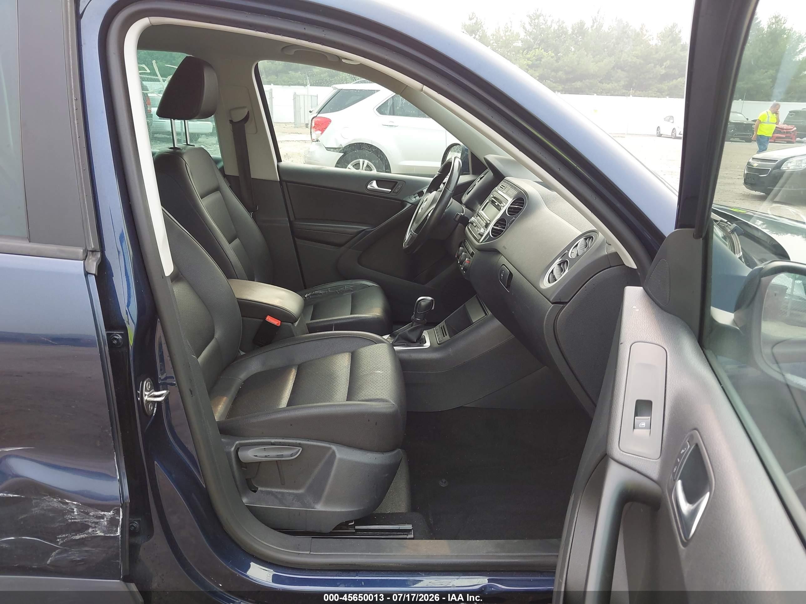 2014 Volkswagen Tiguan Se Navy vin: WVGAV3AX7EW519372