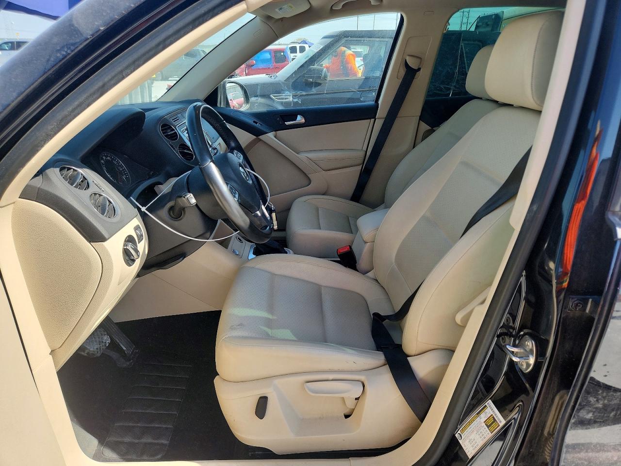 2014 Volkswagen Tiguan S Black vin: WVGAV3AX7EW528024