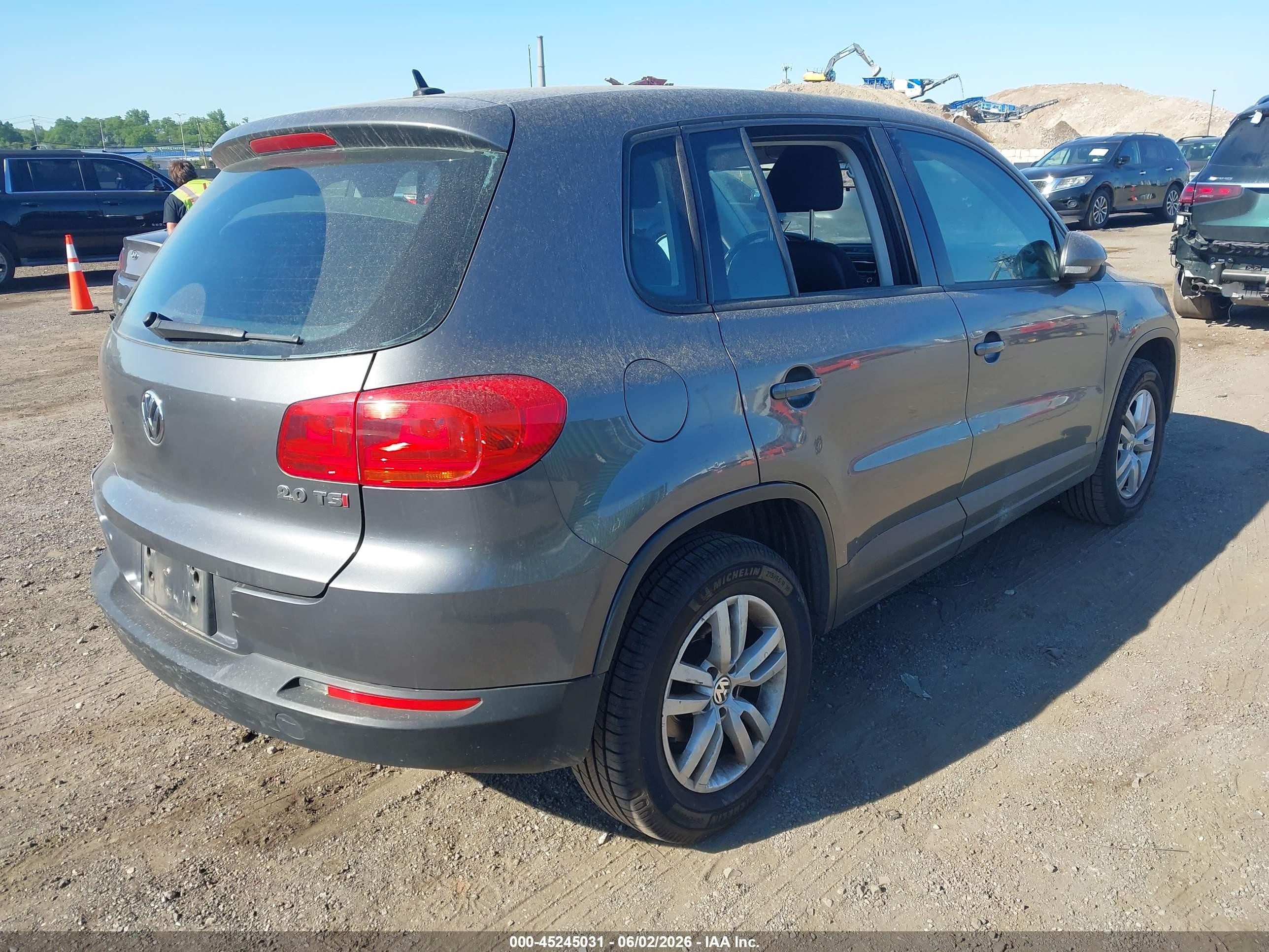 2014 Volkswagen Tiguan S Gray vin: WVGAV3AX7EW600288