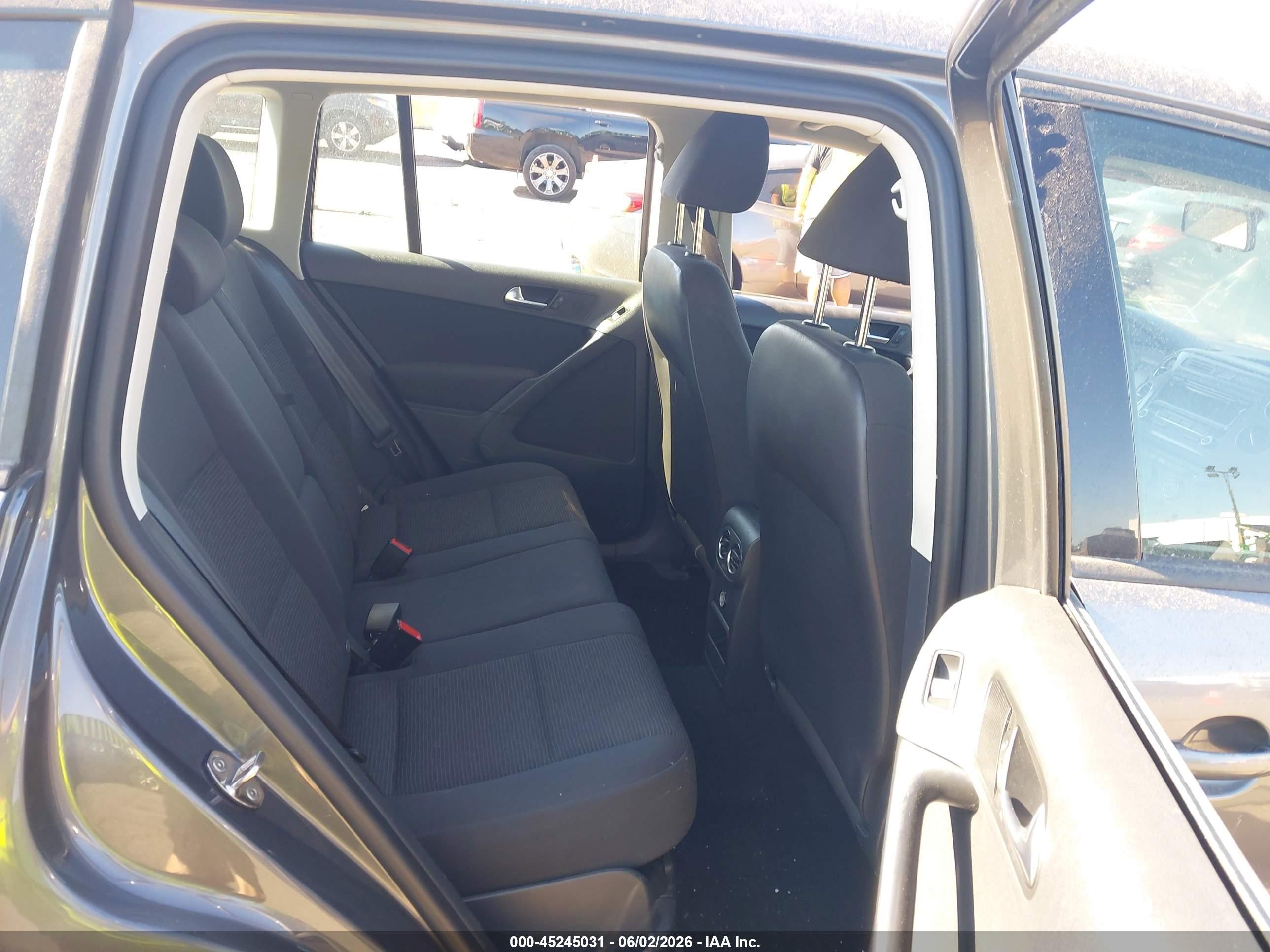 2014 Volkswagen Tiguan S Gray vin: WVGAV3AX7EW600288