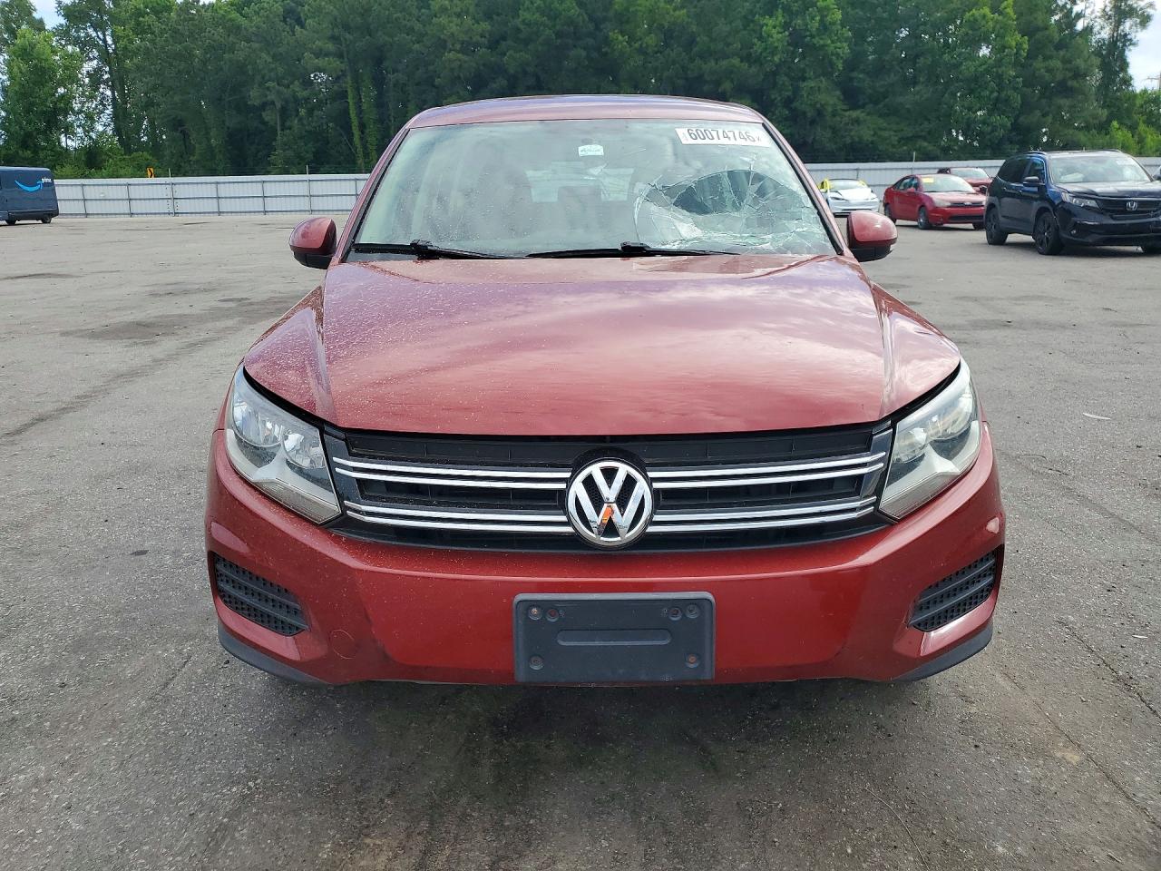 2013 Volkswagen Tiguan S Burgundy vin: WVGAV3AX8DW111963