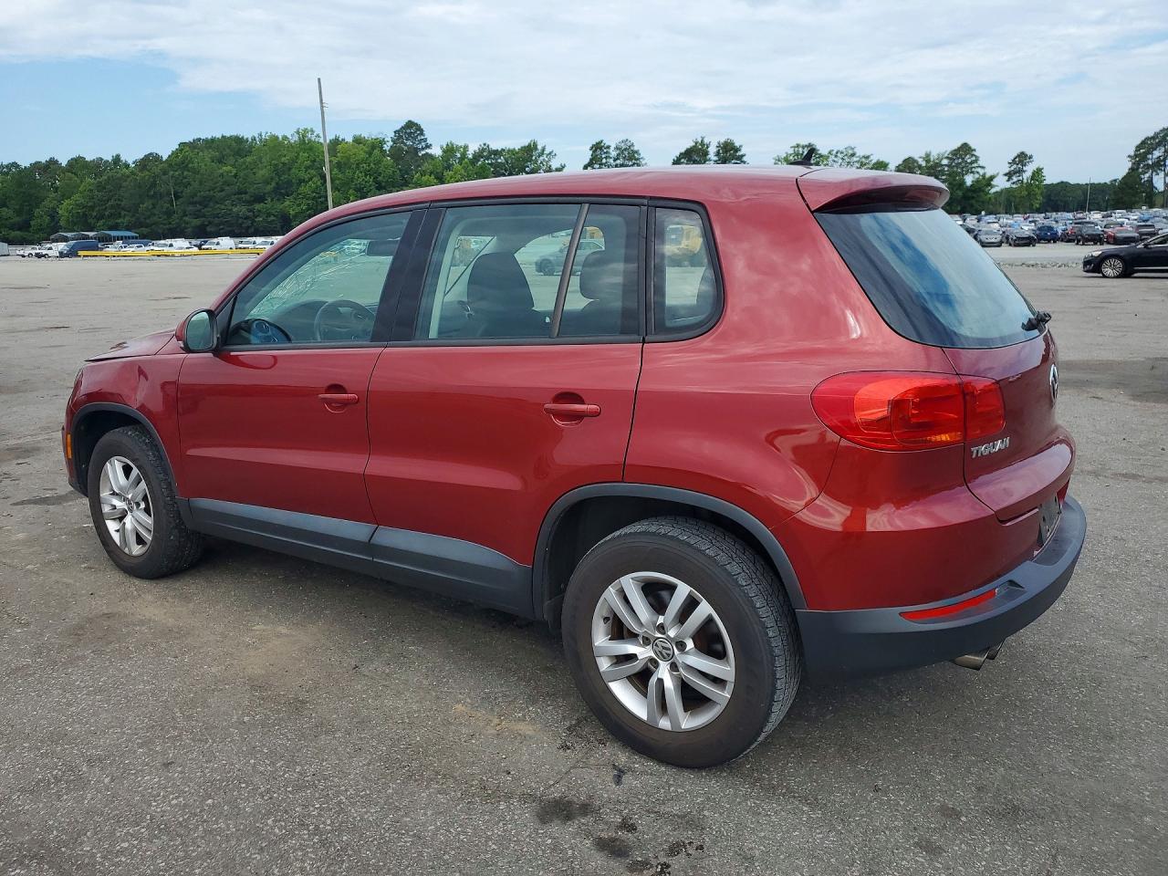2013 Volkswagen Tiguan S Burgundy vin: WVGAV3AX8DW111963