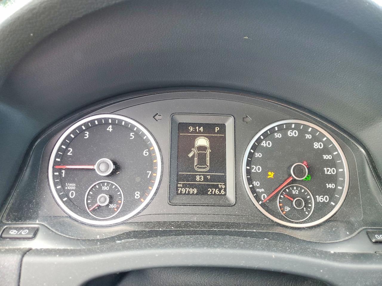 2013 Volkswagen Tiguan S Burgundy vin: WVGAV3AX8DW111963