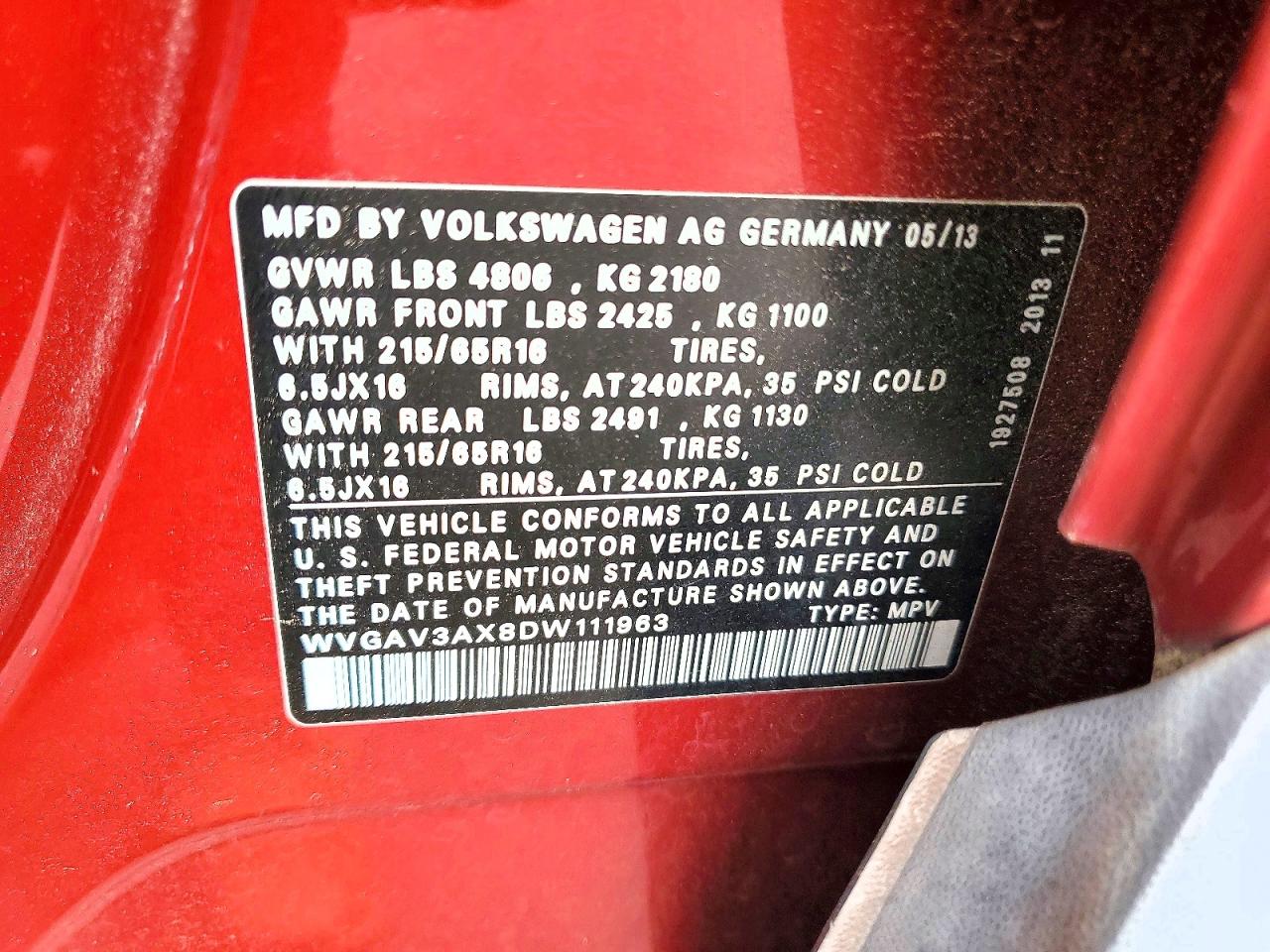 2013 Volkswagen Tiguan S Burgundy vin: WVGAV3AX8DW111963