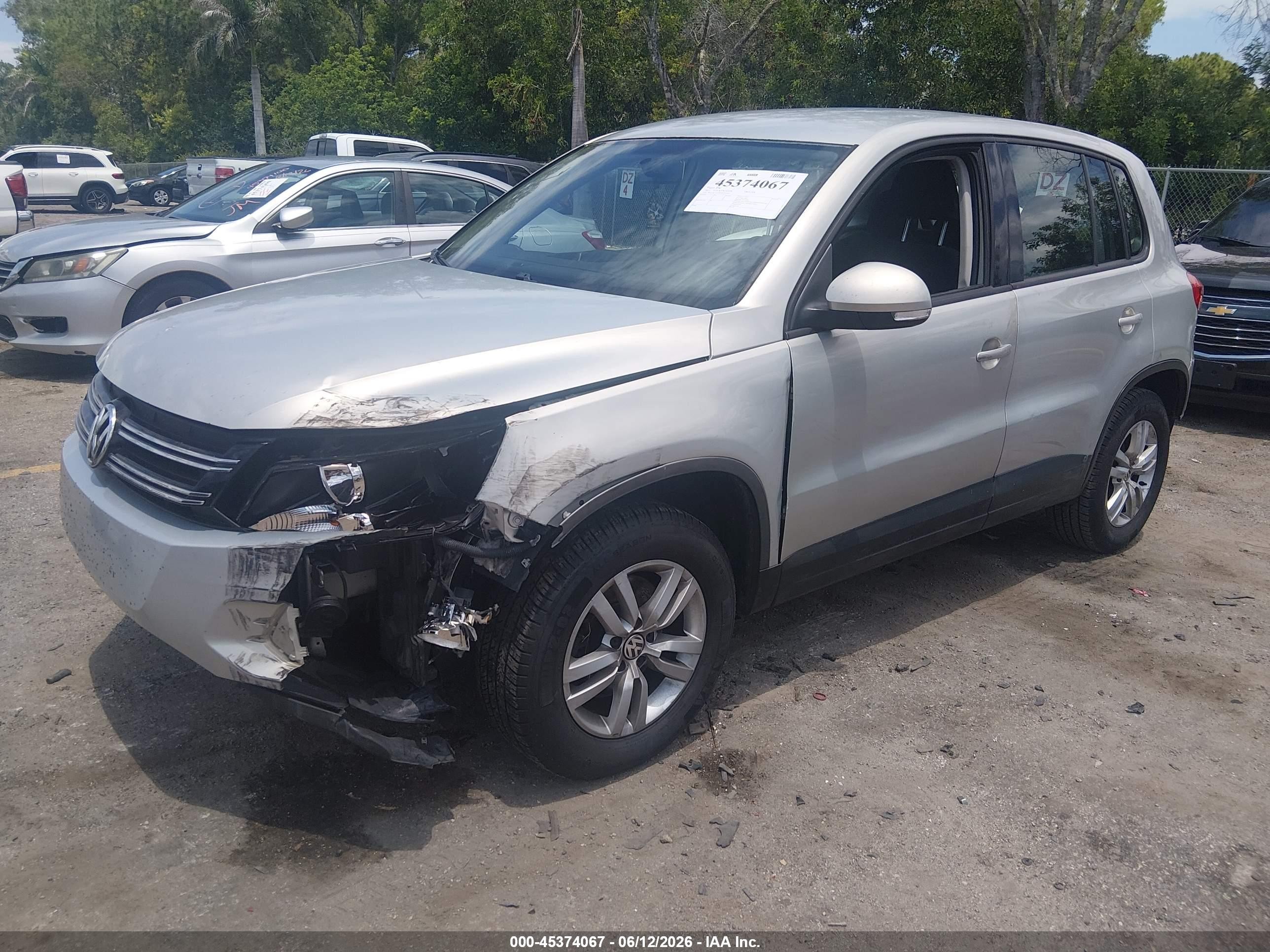 2013 Volkswagen Tiguan S Silver vin: WVGAV3AX8DW574329