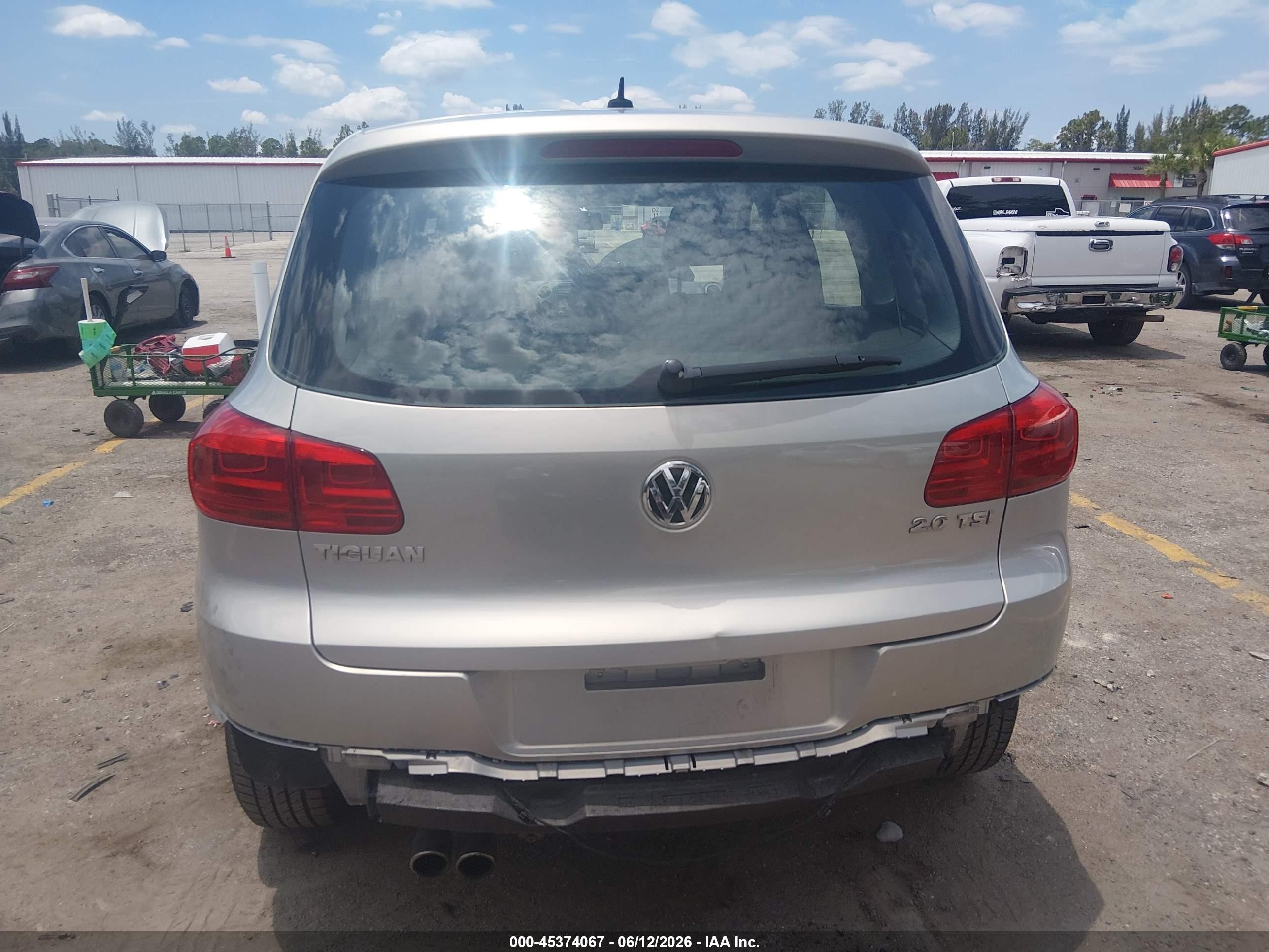 2013 Volkswagen Tiguan S Silver vin: WVGAV3AX8DW574329