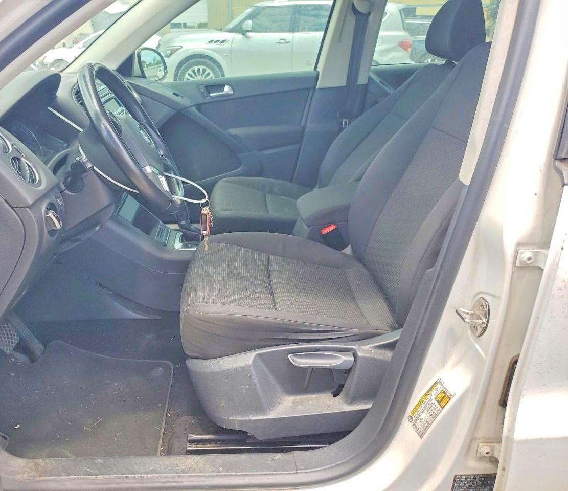2013 Volkswagen Tiguan S White vin: WVGAV3AX8DW598291