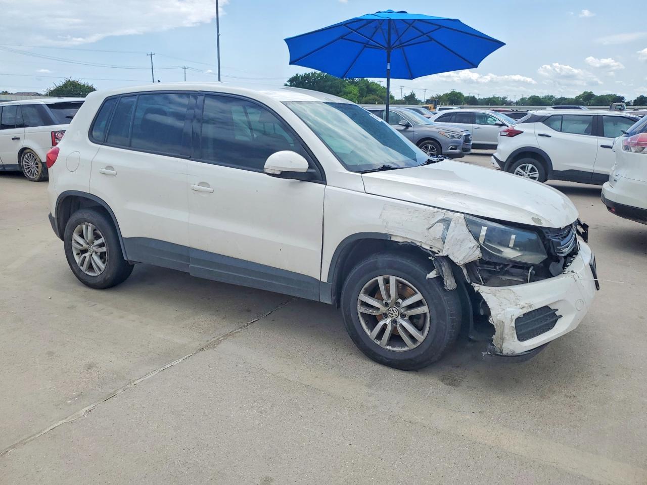 2013 Volkswagen Tiguan S White vin: WVGAV3AX8DW598291