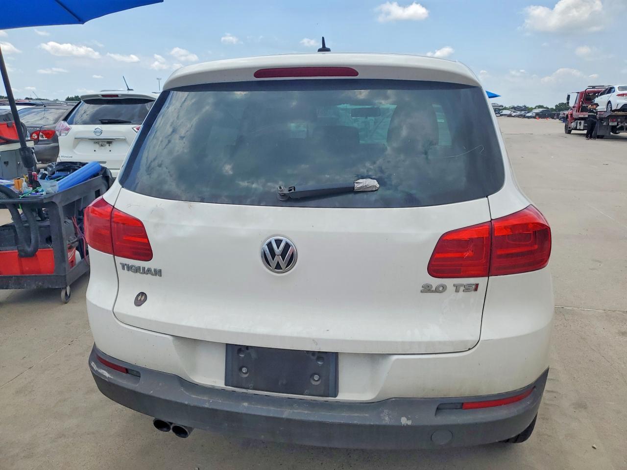 2013 Volkswagen Tiguan S White vin: WVGAV3AX8DW598291