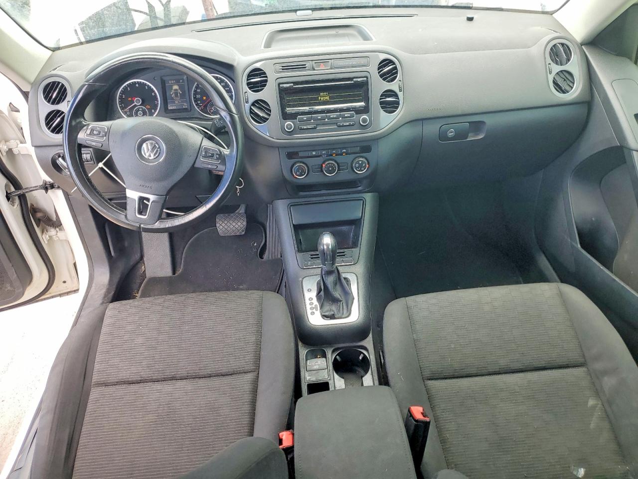 2013 Volkswagen Tiguan S White vin: WVGAV3AX8DW598291