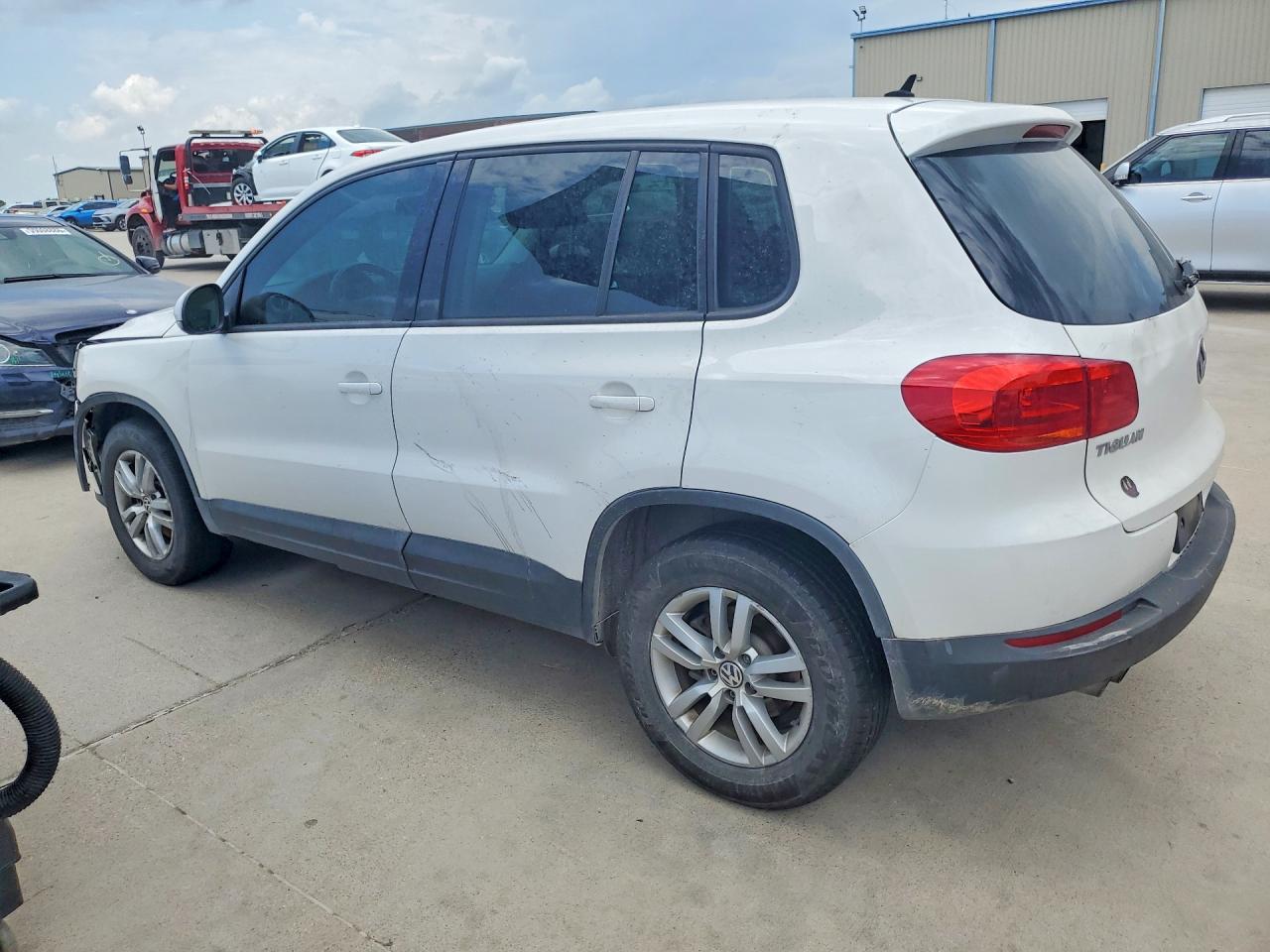 2013 Volkswagen Tiguan S White vin: WVGAV3AX8DW598291
