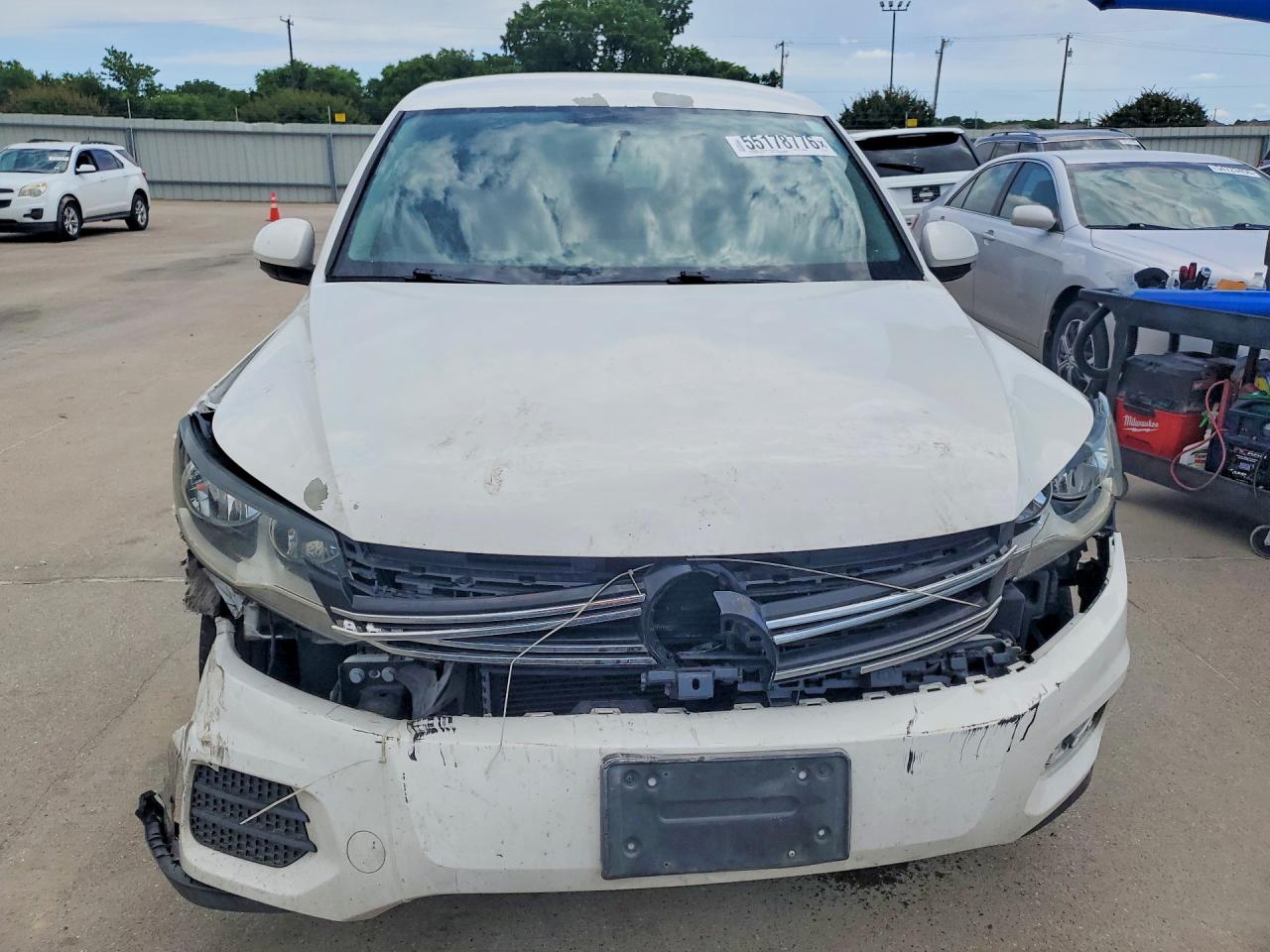 2013 Volkswagen Tiguan S White vin: WVGAV3AX8DW598291