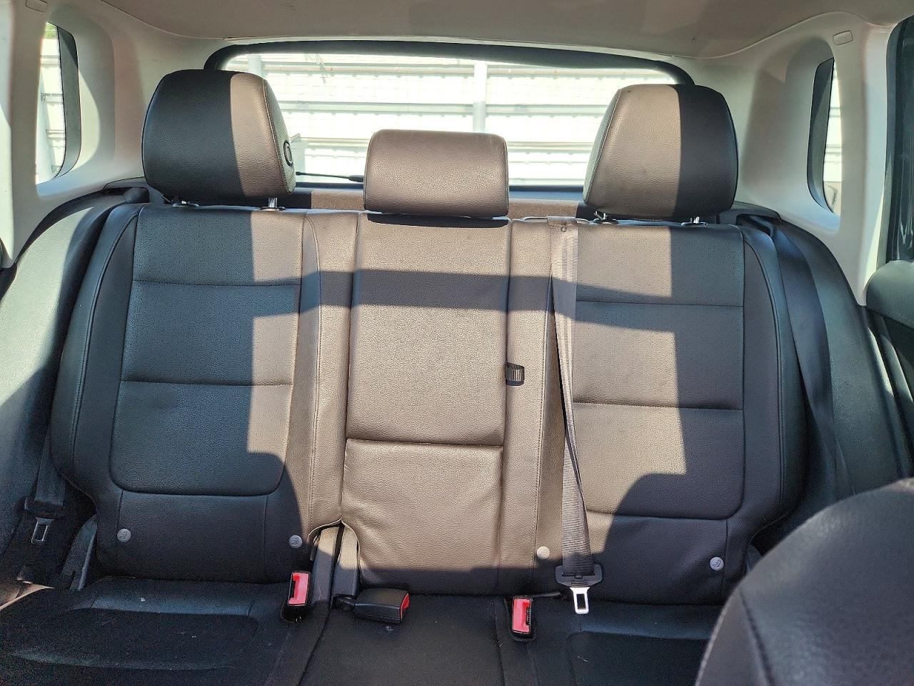 2013 Volkswagen Tiguan S Черный vin: WVGAV3AX8DW600900