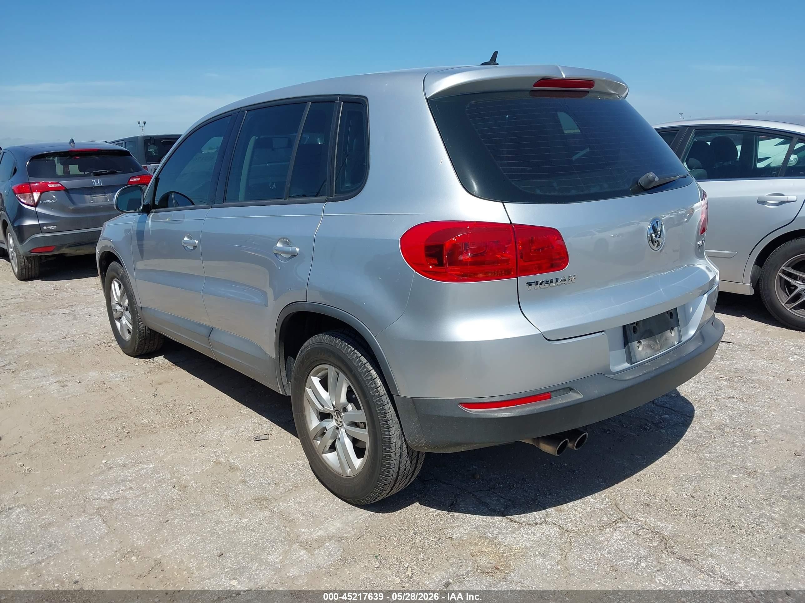 2014 Volkswagen Tiguan S Silver vin: WVGAV3AX8EW525388