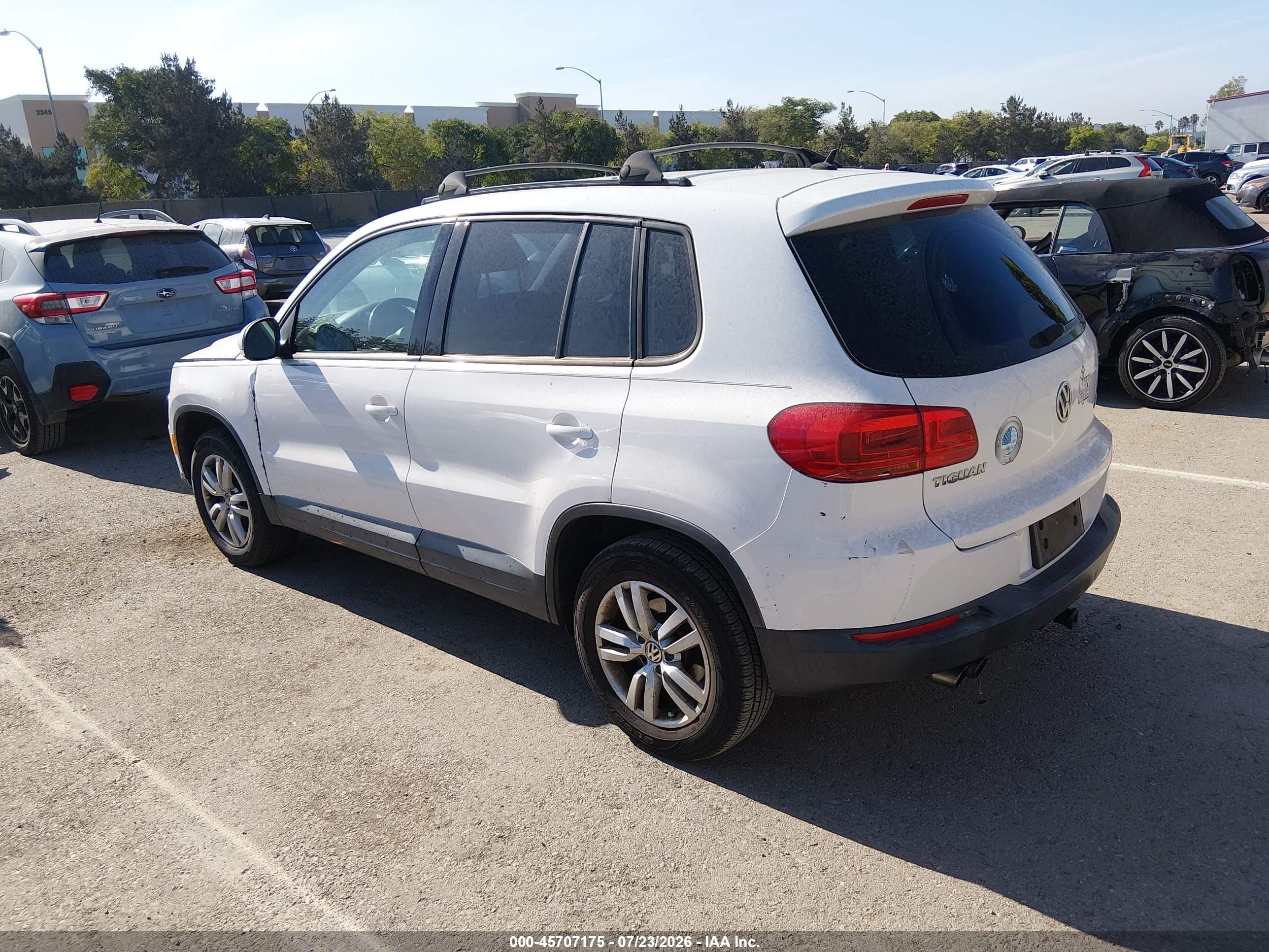 2014 Volkswagen Tiguan S White vin: WVGAV3AX8EW530784