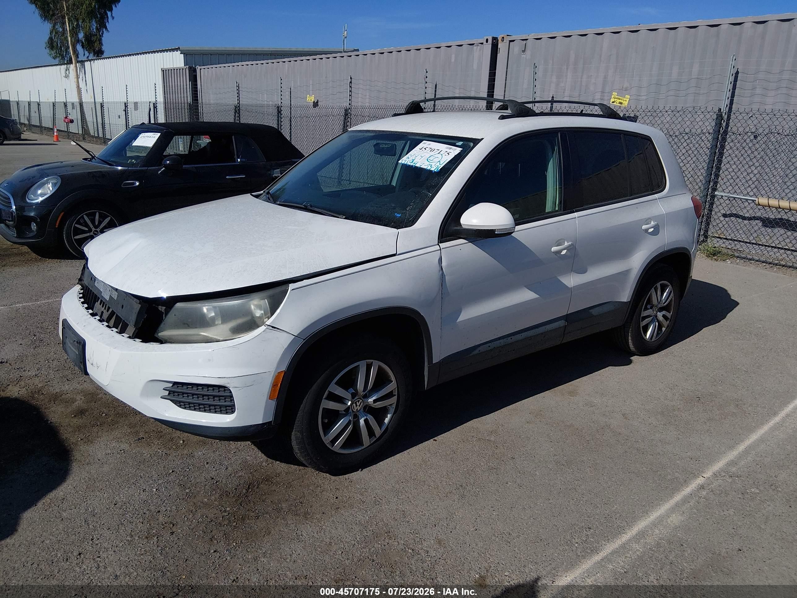 2014 Volkswagen Tiguan S White vin: WVGAV3AX8EW530784