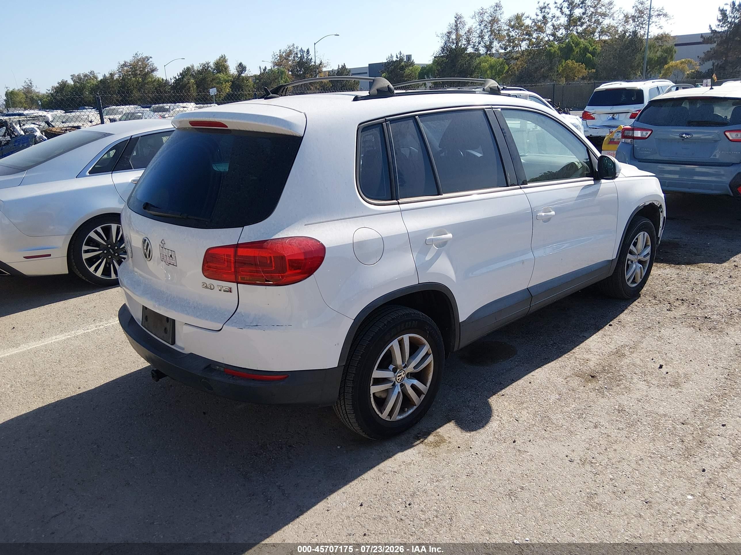 2014 Volkswagen Tiguan S White vin: WVGAV3AX8EW530784