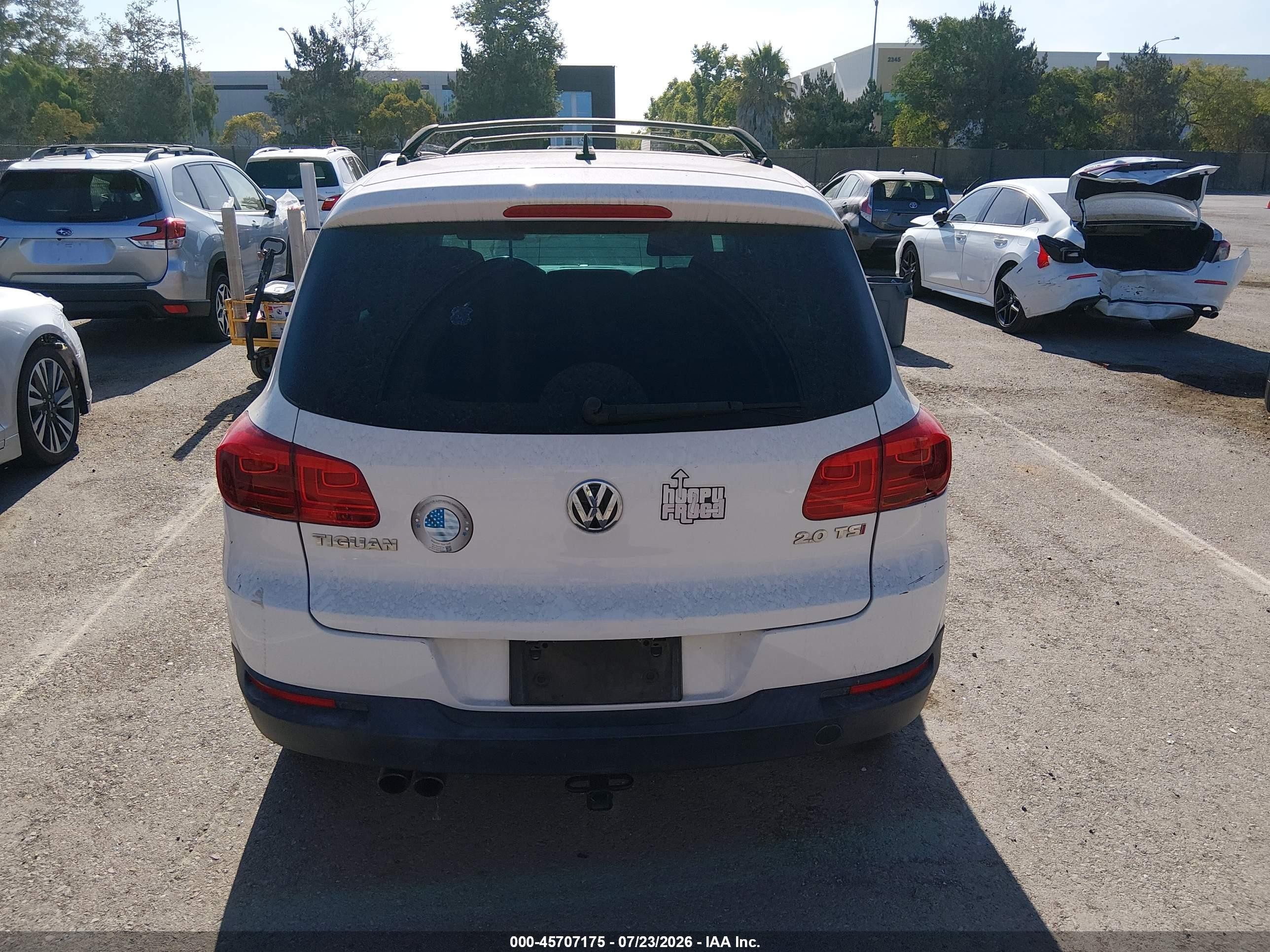 2014 Volkswagen Tiguan S White vin: WVGAV3AX8EW530784