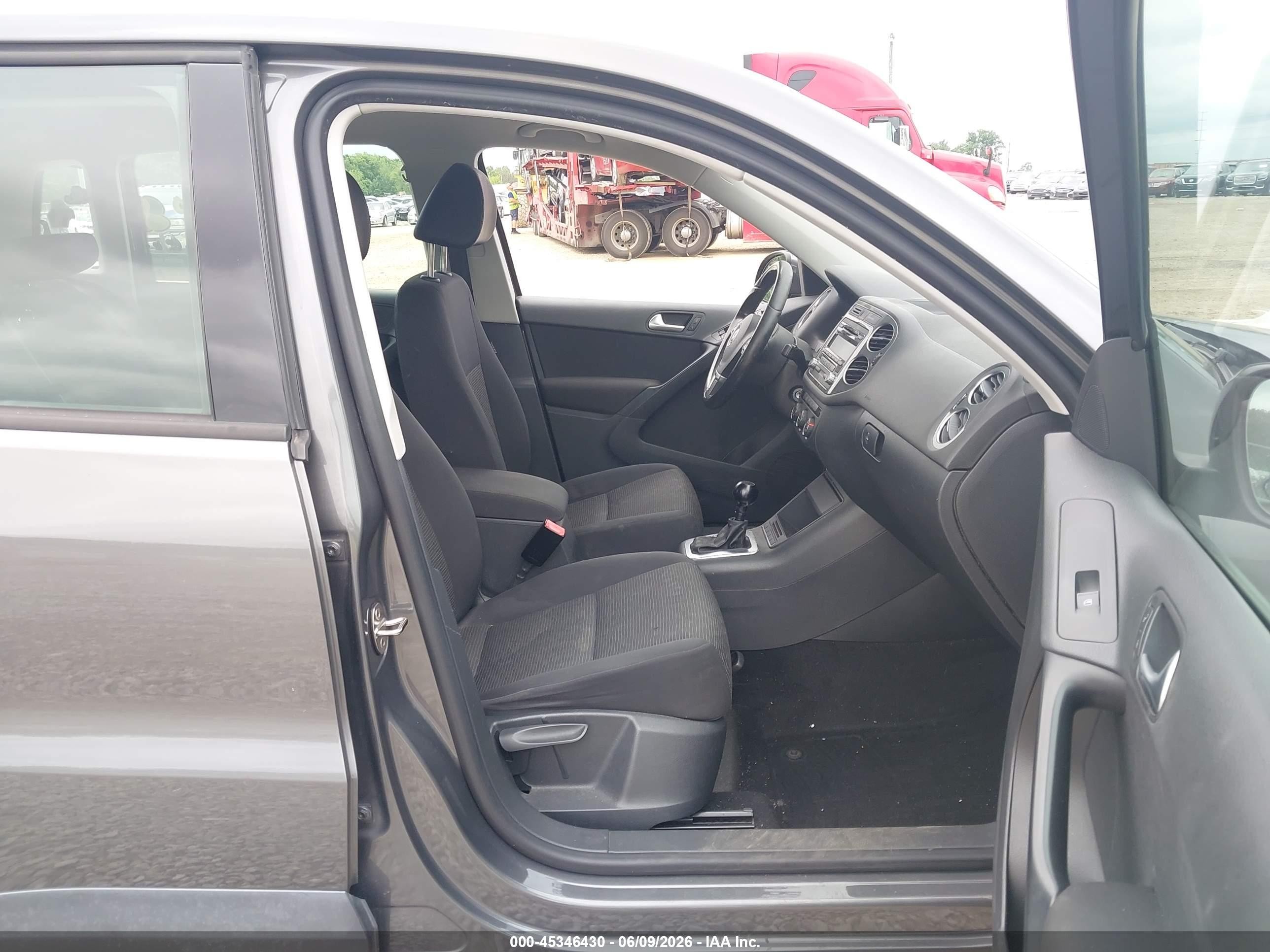 2014 Volkswagen Tiguan S Gray vin: WVGAV3AX8EW541087