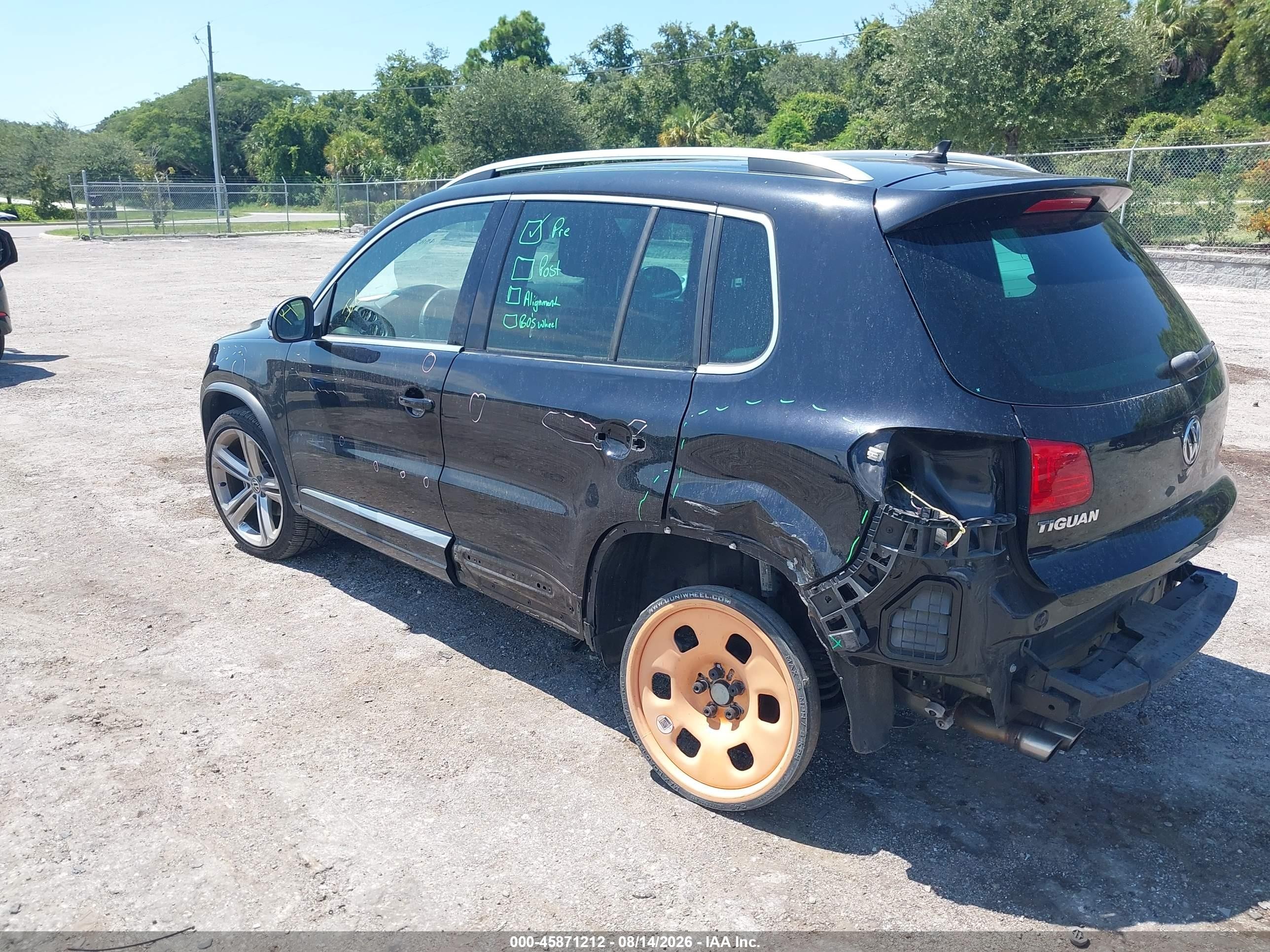 2014 Volkswagen Tiguan R-line Black vin: WVGAV3AX8EW560609