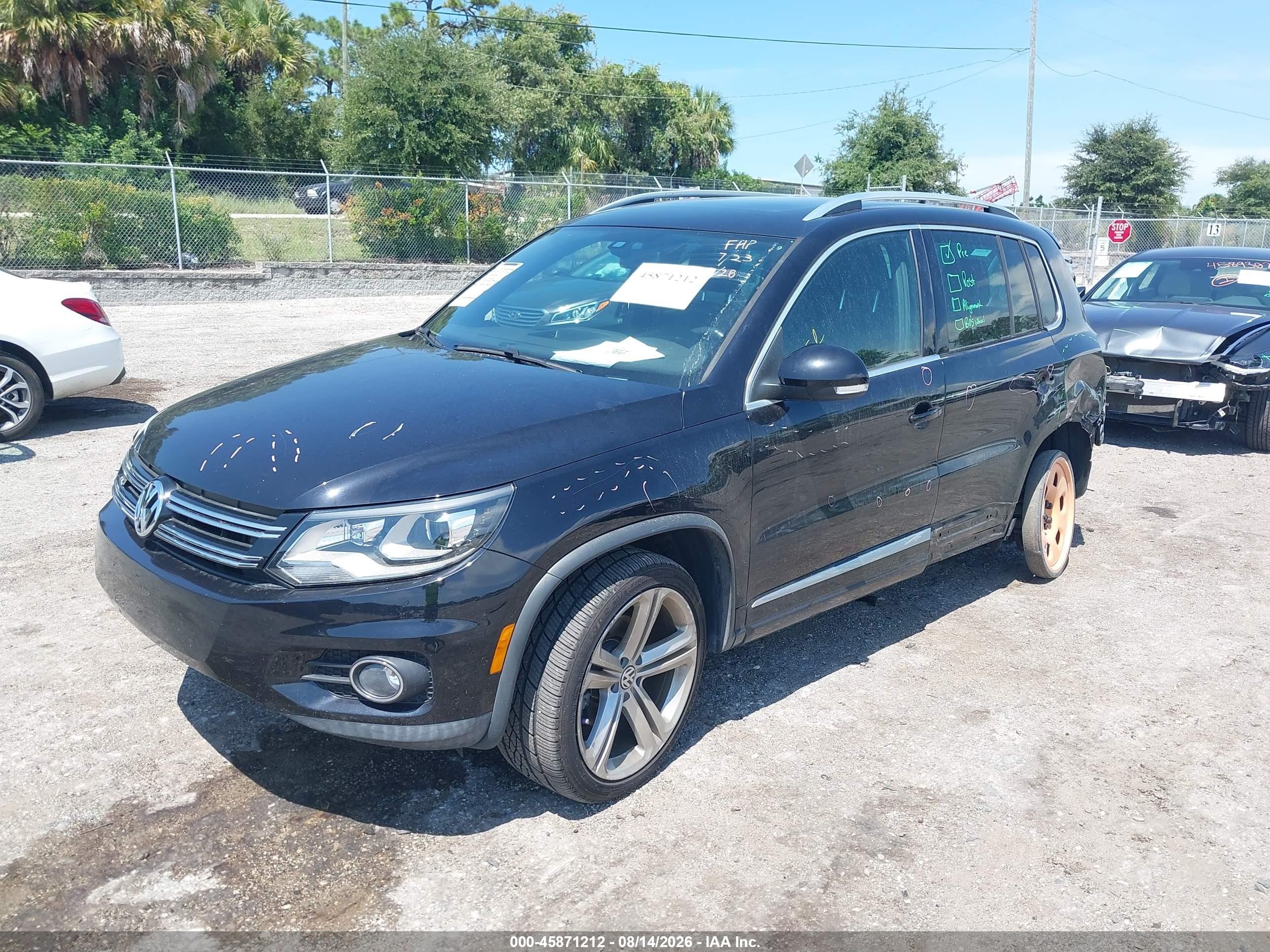 2014 Volkswagen Tiguan R-line Black vin: WVGAV3AX8EW560609