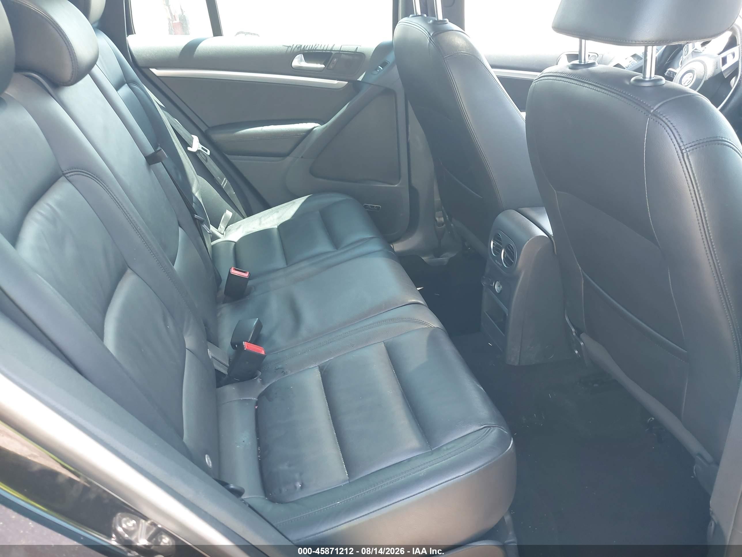 2014 Volkswagen Tiguan R-line Black vin: WVGAV3AX8EW560609