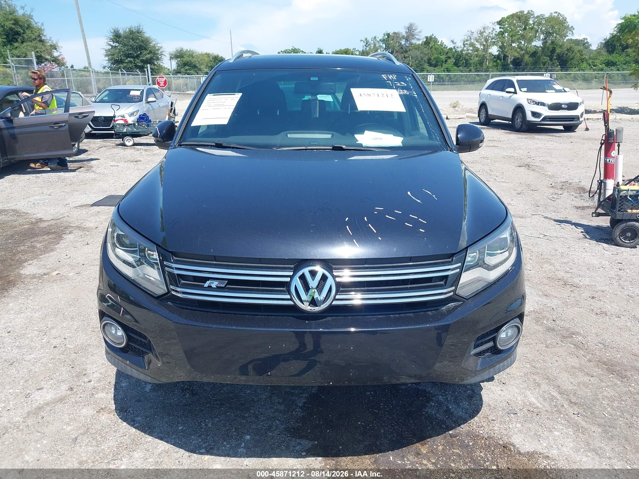 2014 Volkswagen Tiguan R-line Black vin: WVGAV3AX8EW560609