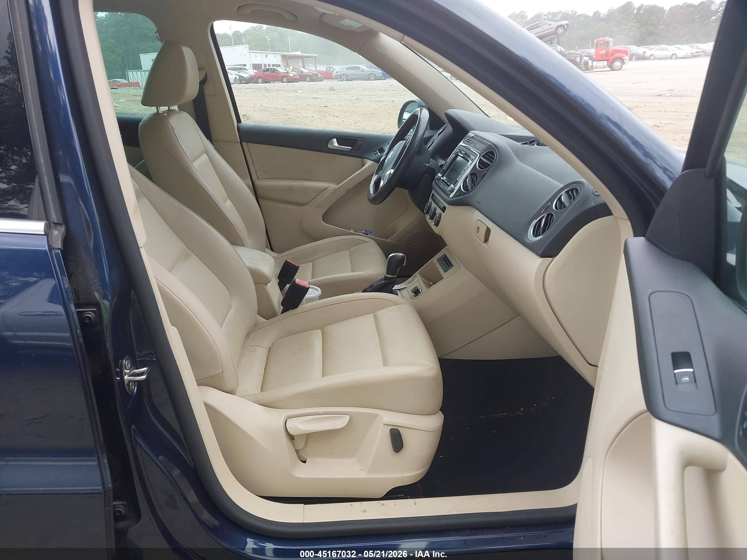 2014 Volkswagen Tiguan Se Blue vin: WVGAV3AX8EW624325