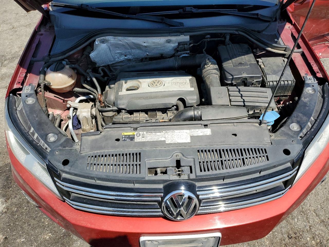 2013 Volkswagen Tiguan S Red vin: WVGAV3AX9DW069903