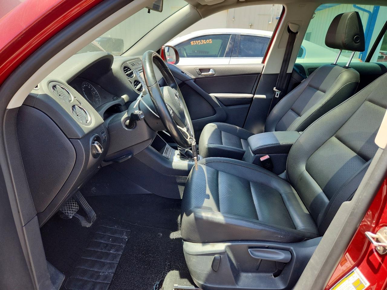 2013 Volkswagen Tiguan S Red vin: WVGAV3AX9DW085924