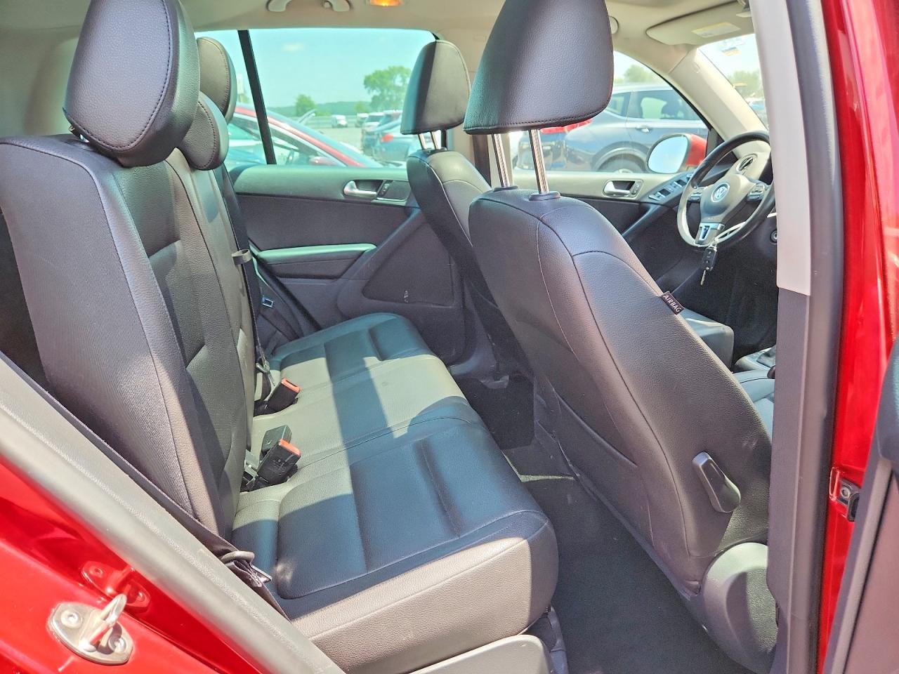 2013 Volkswagen Tiguan S Red vin: WVGAV3AX9DW085924