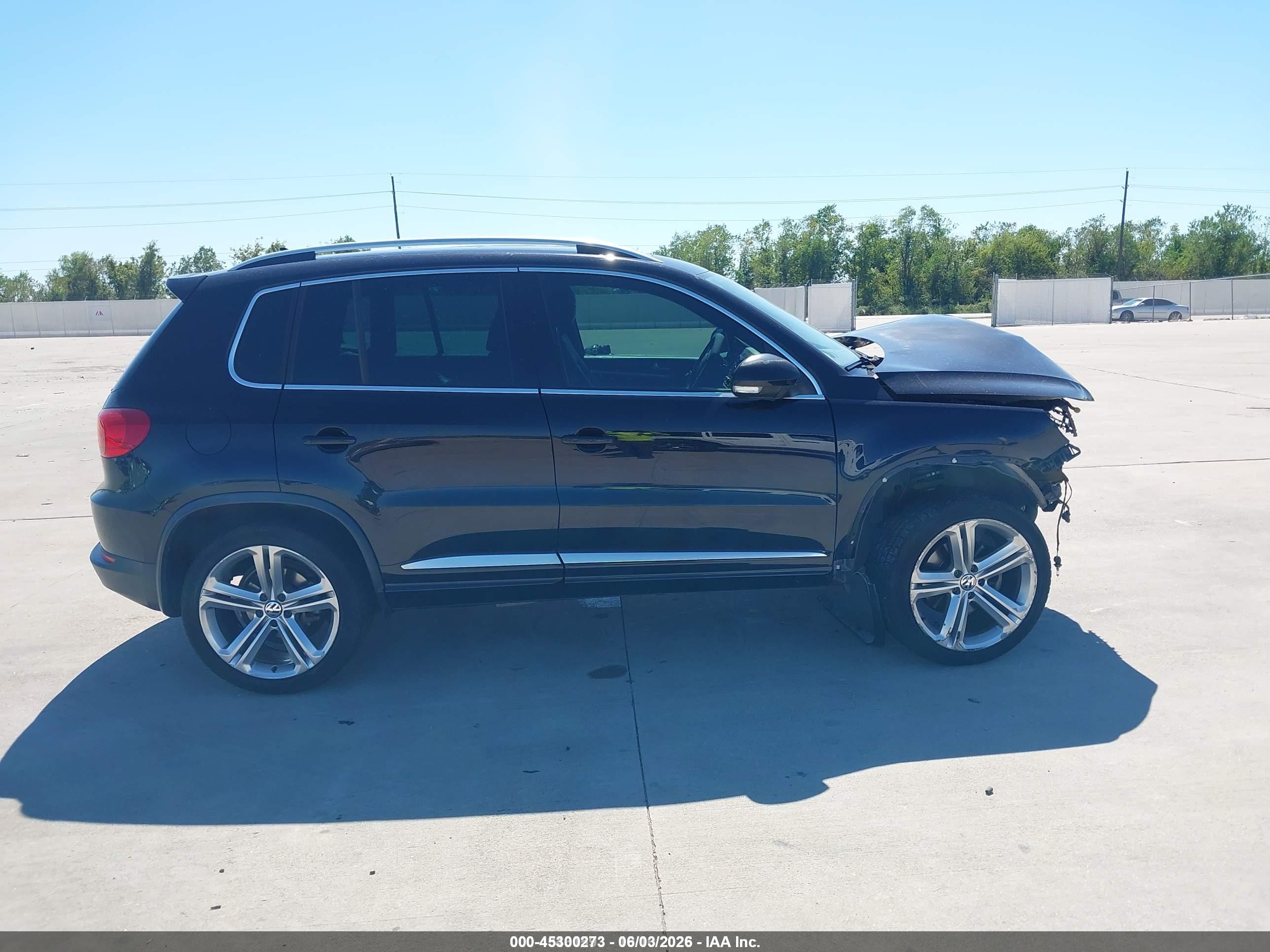 2014 Volkswagen Tiguan R-line Черный vin: WVGAV3AX9EW055744